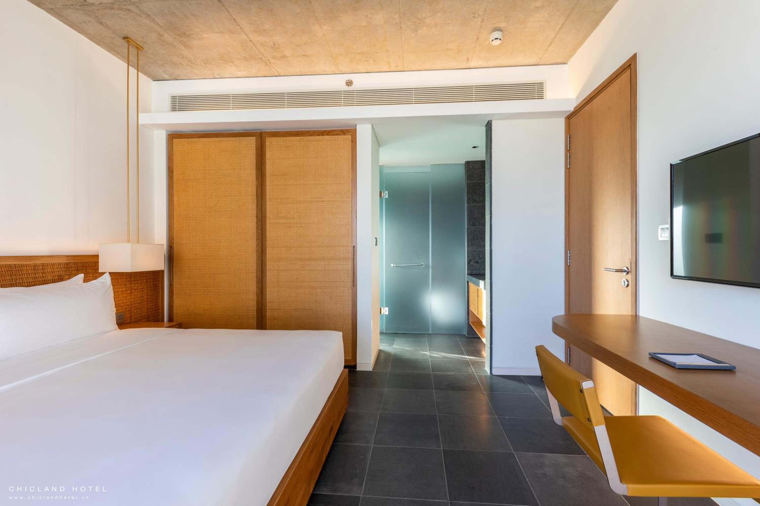 One-Bedroom Apartment with Balcony - Photo 10