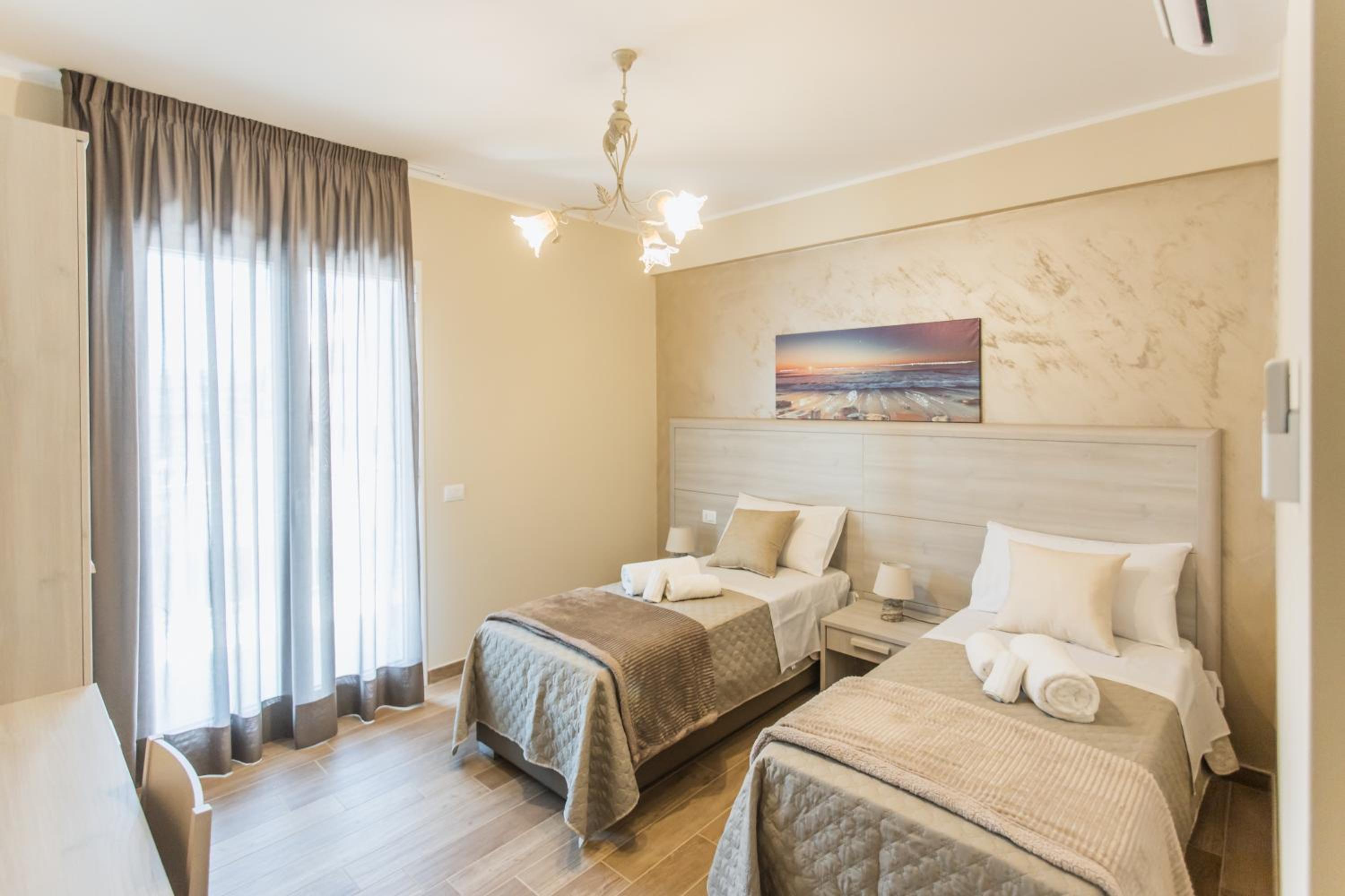 Twin Room - Photo 1