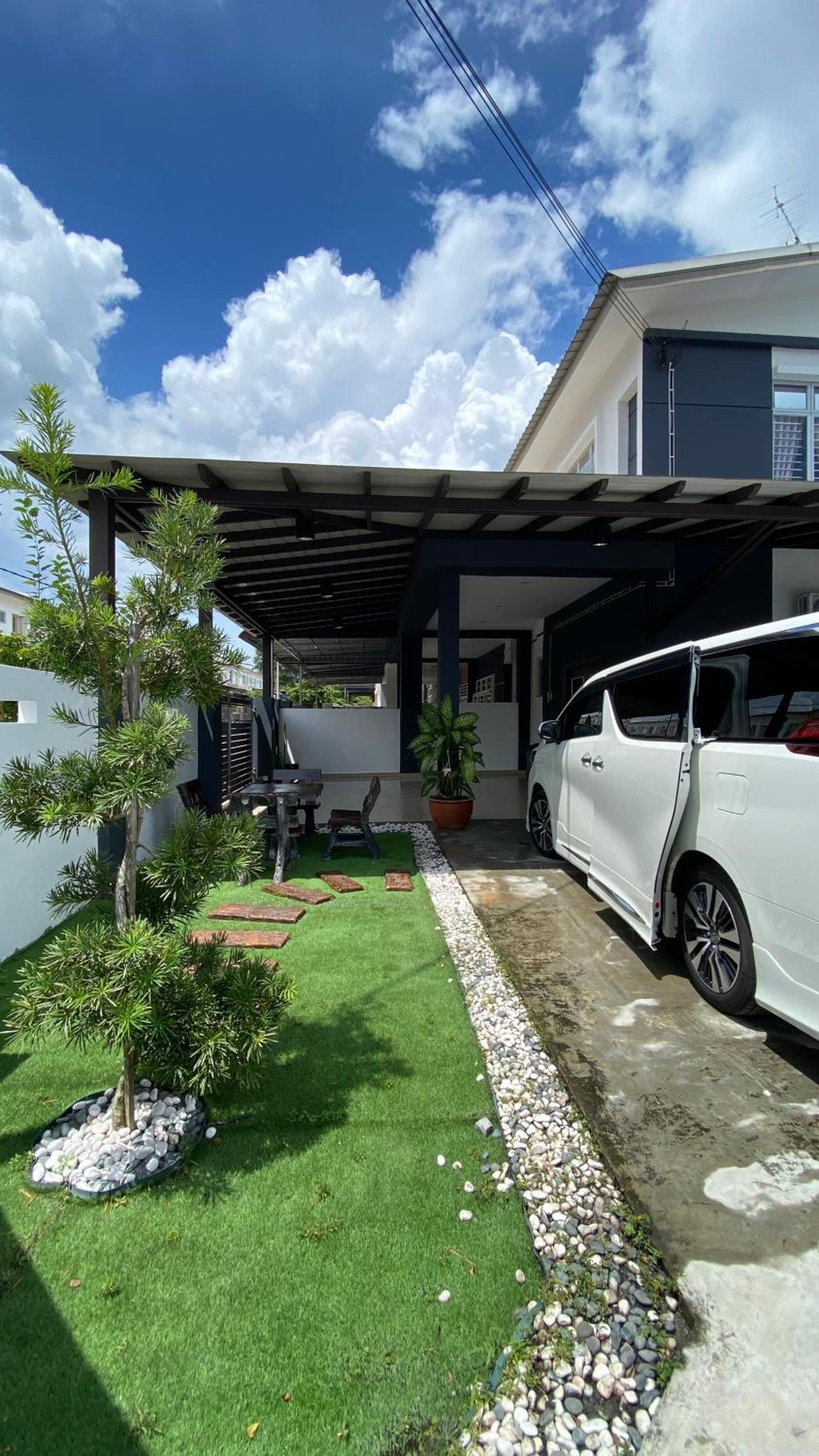 Four-Bedroom House photo 2