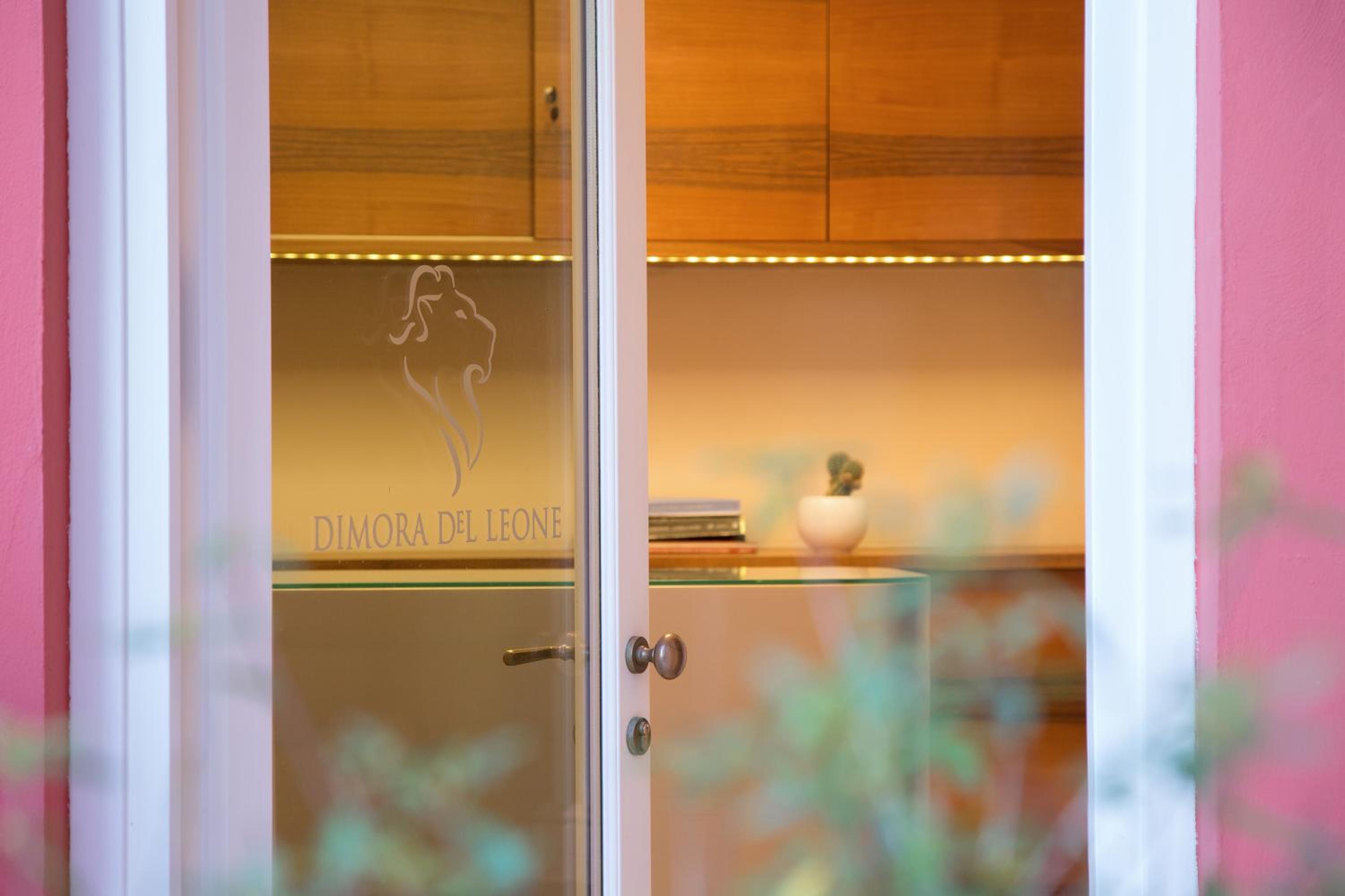 Triple Room - Photo 13