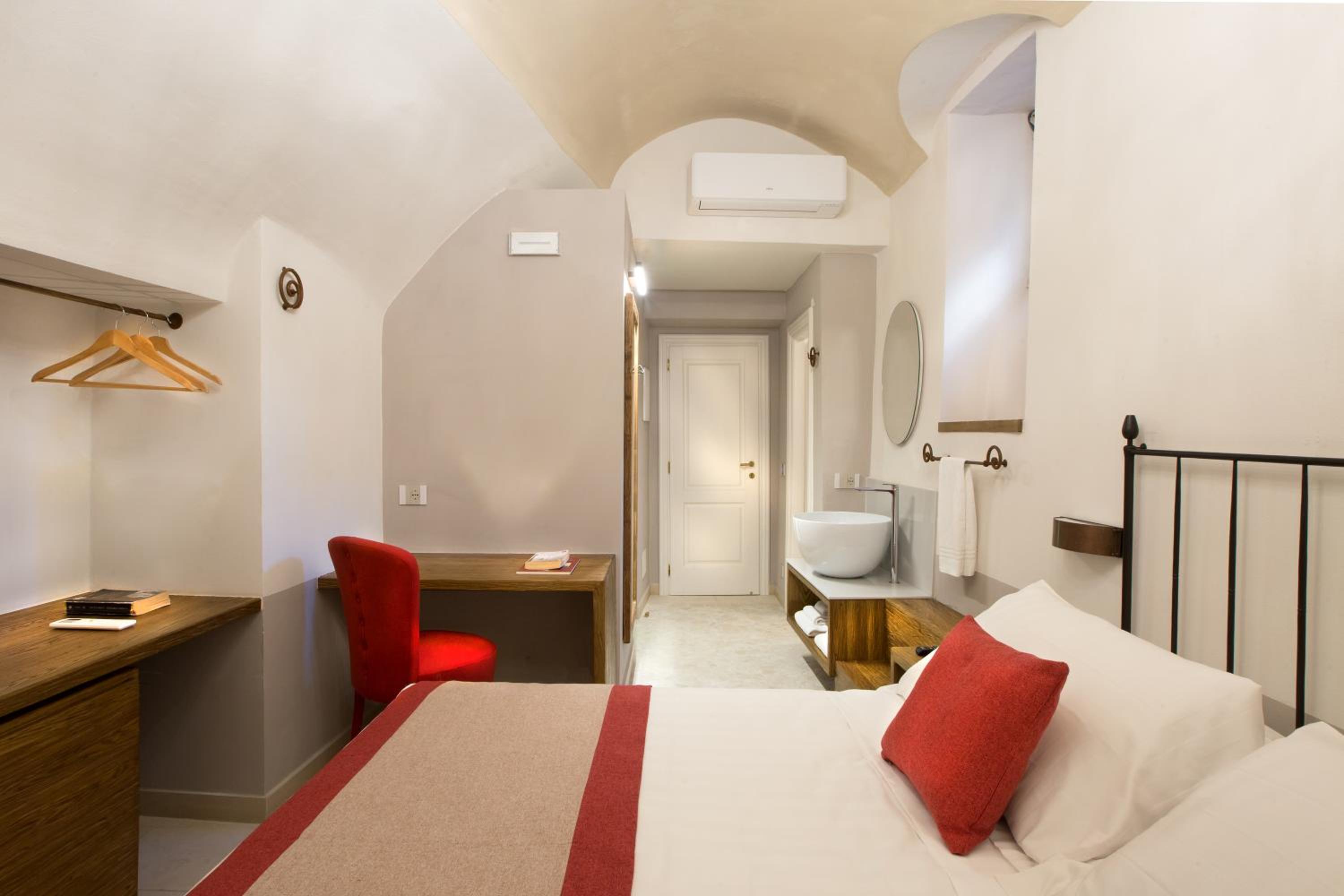 Triple Room - Photo 14