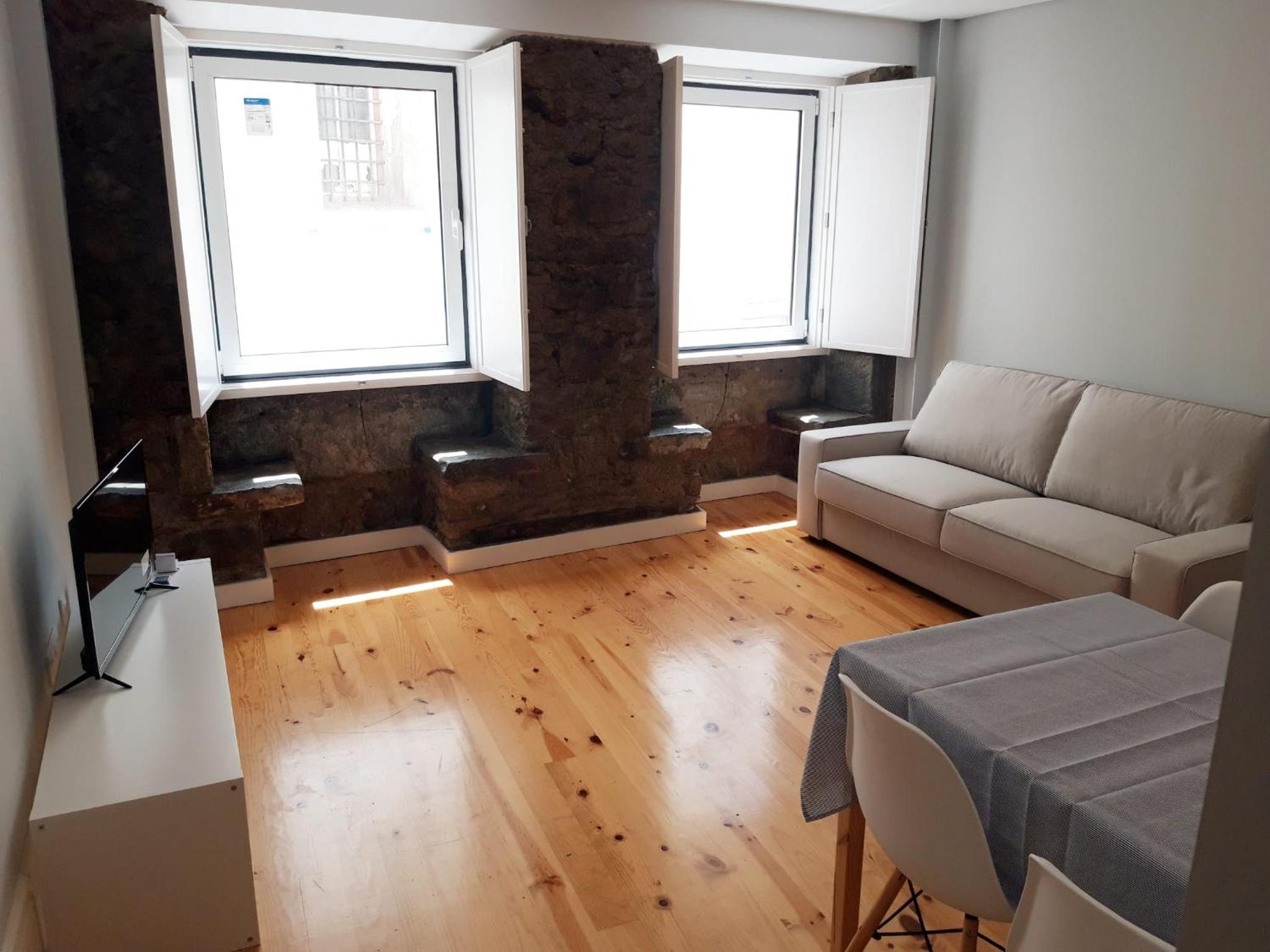 One-Bedroom Apartment - Photo 1