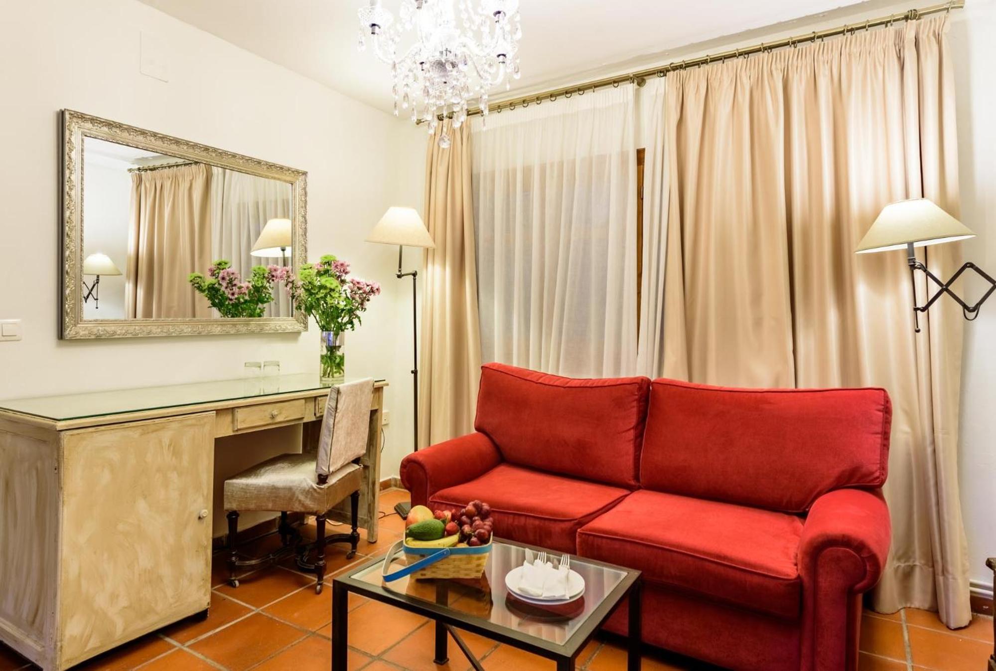 Suite - Photo 8