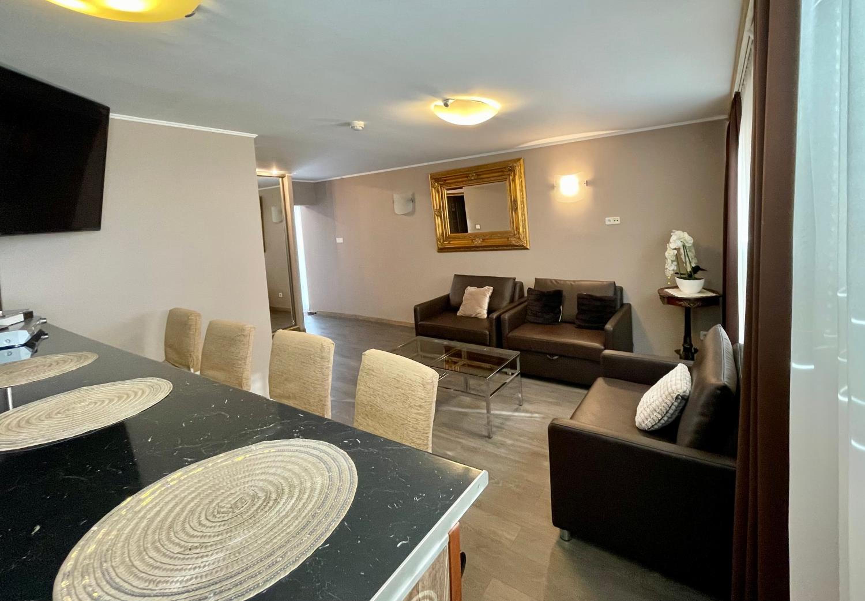 One-Bedroom Apartment - Photo 6