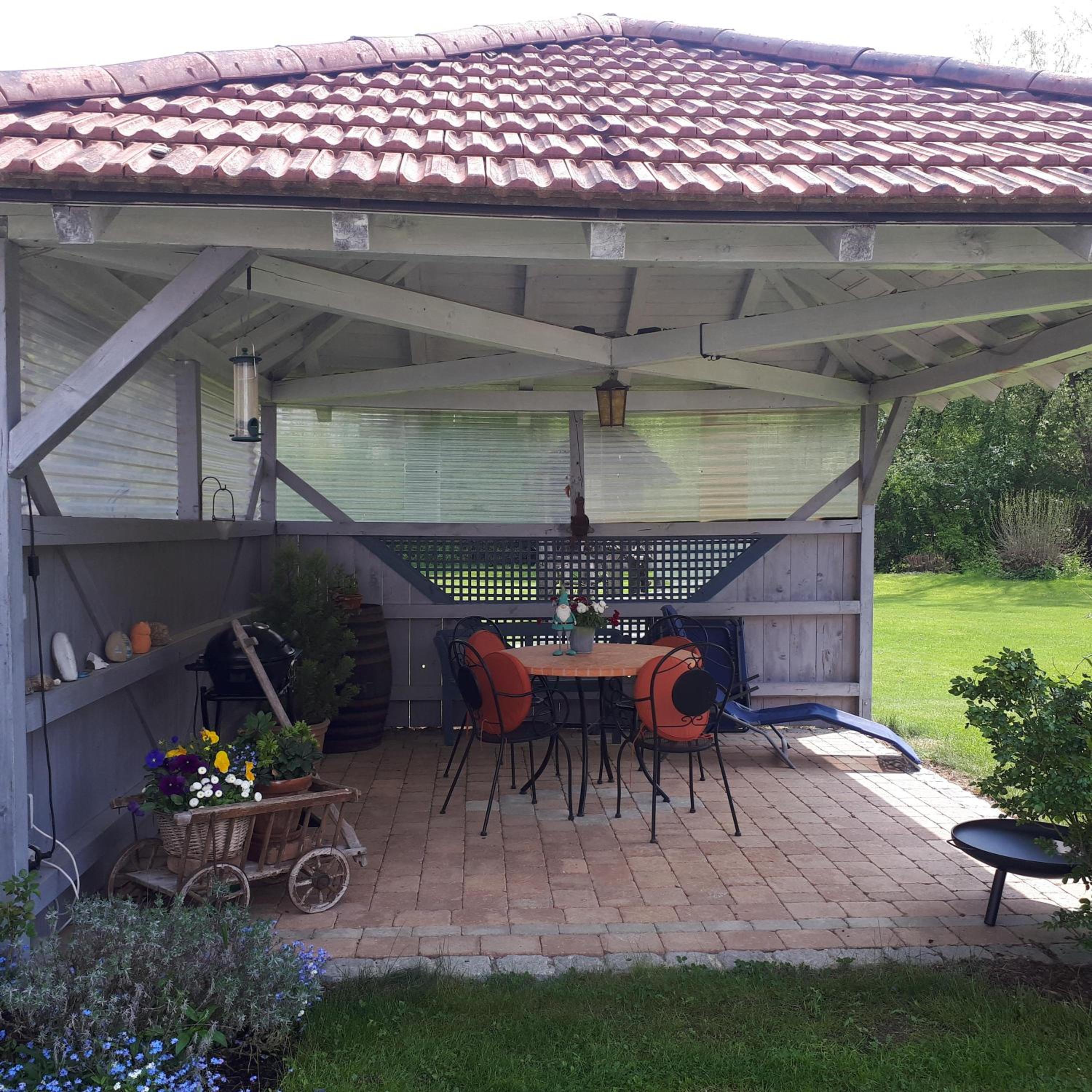 Two-Bedroom Deluxe Apartment with Garden View photo 3