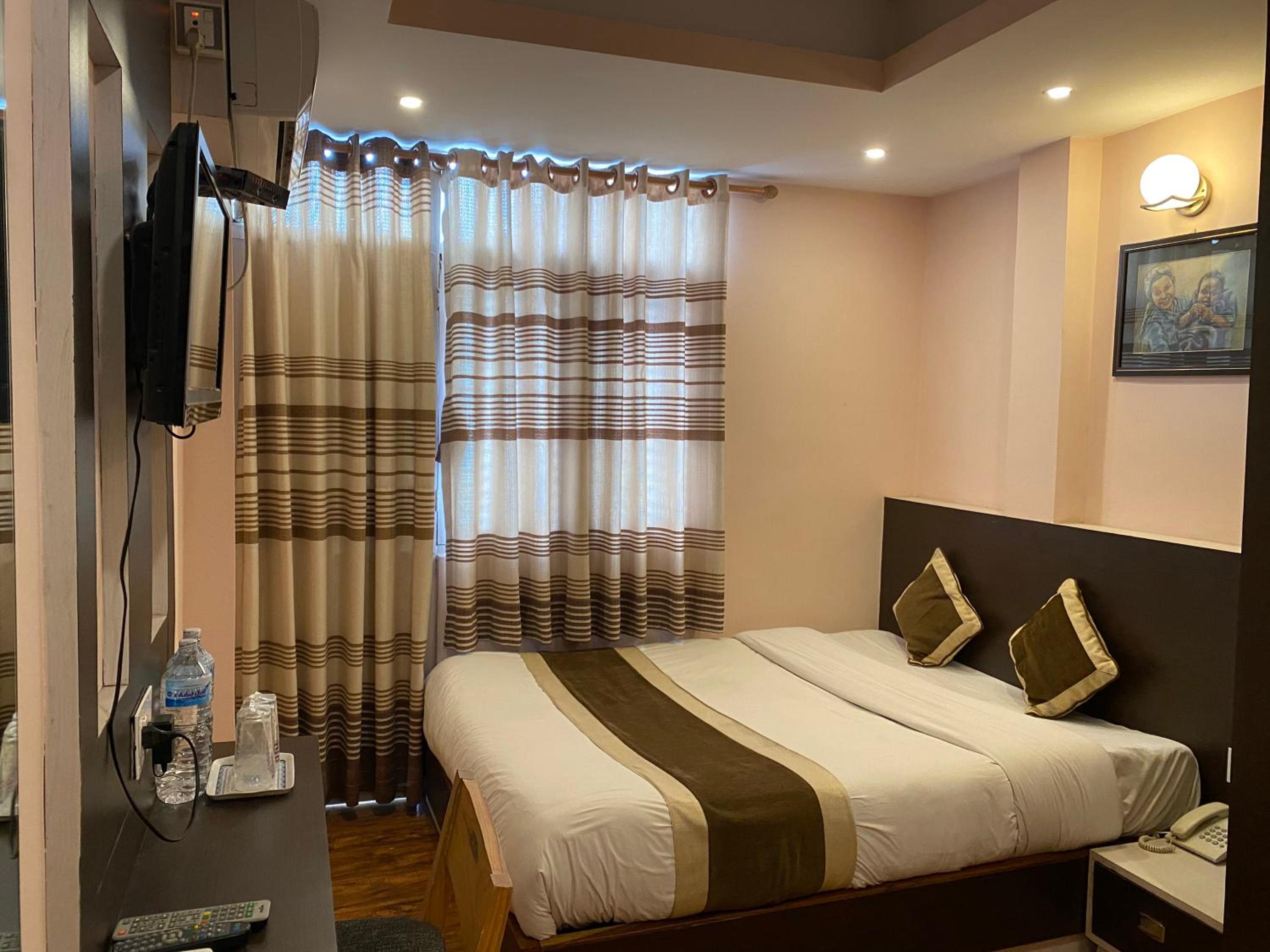 Deluxe Double Room - Photo 5