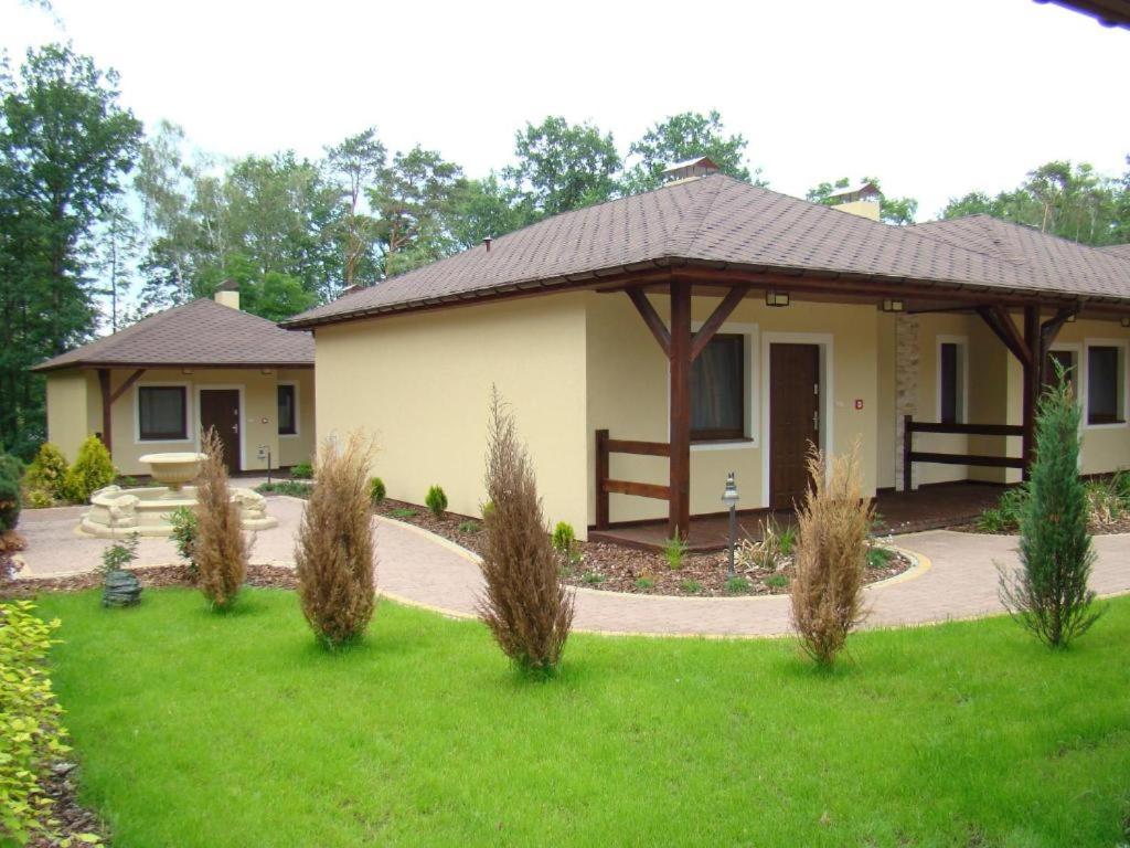 One-Bedroom Bungalow - Photo 10