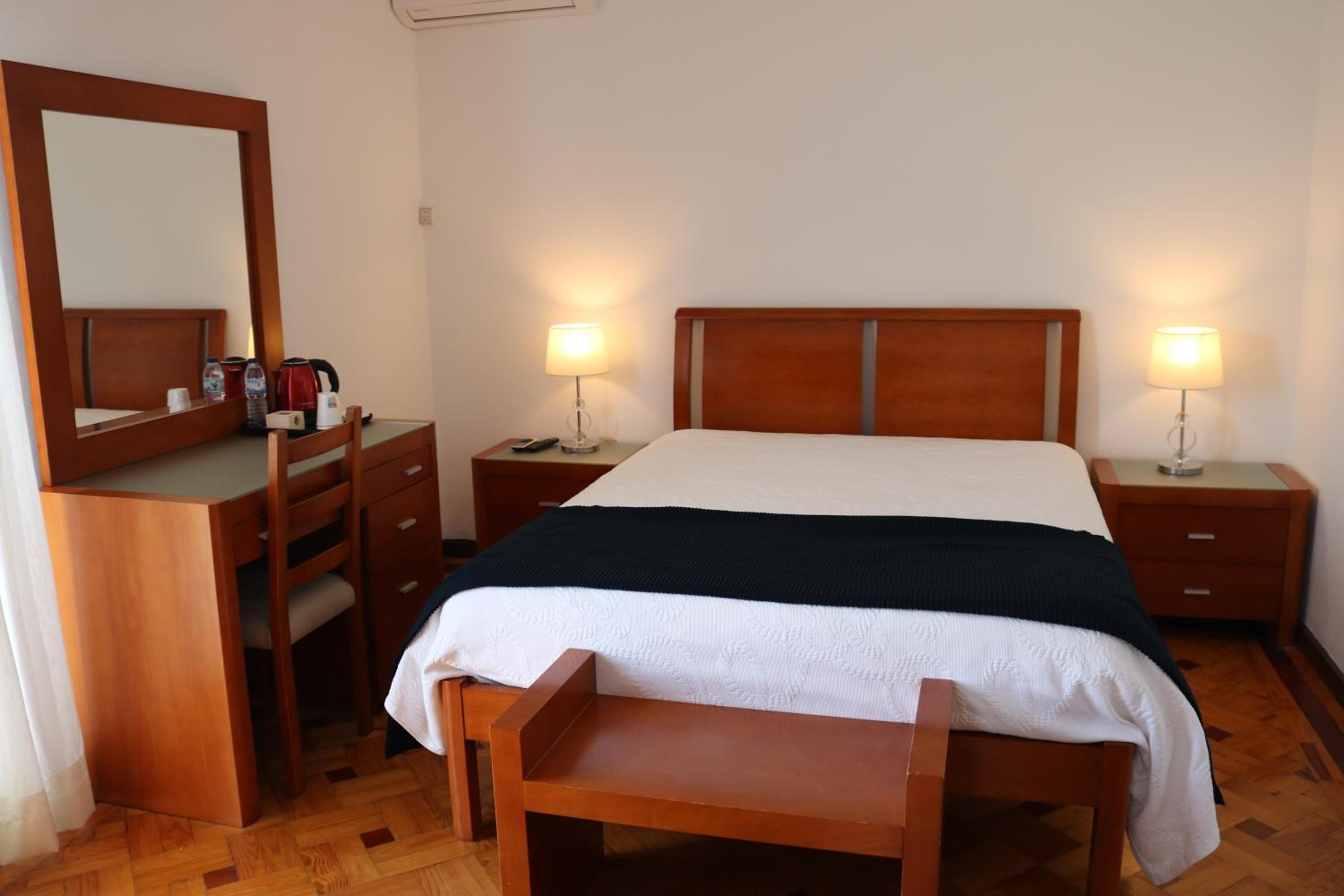 Double Room with Balcony - Photo 9