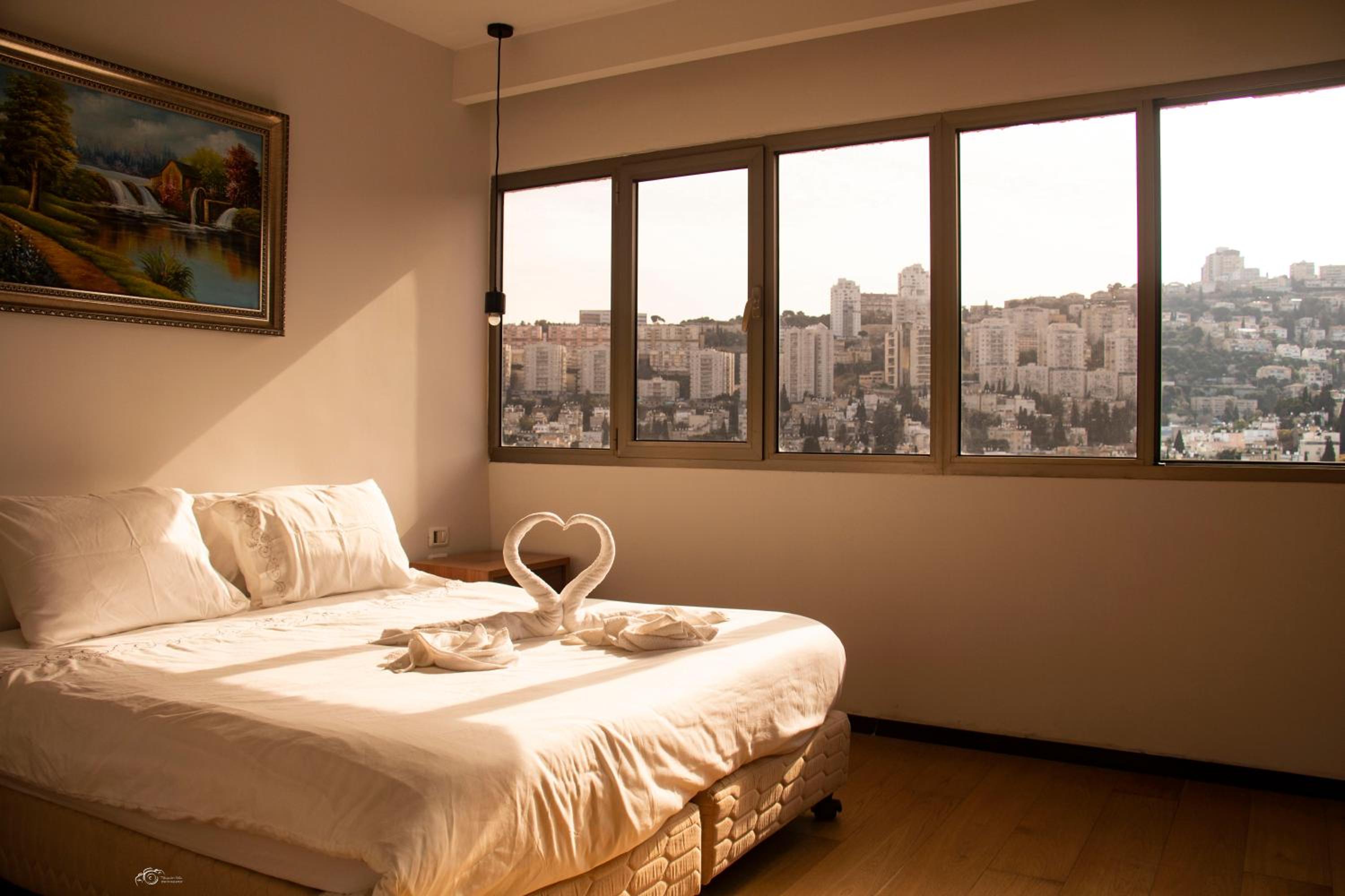 Executive Suite - Photo 13