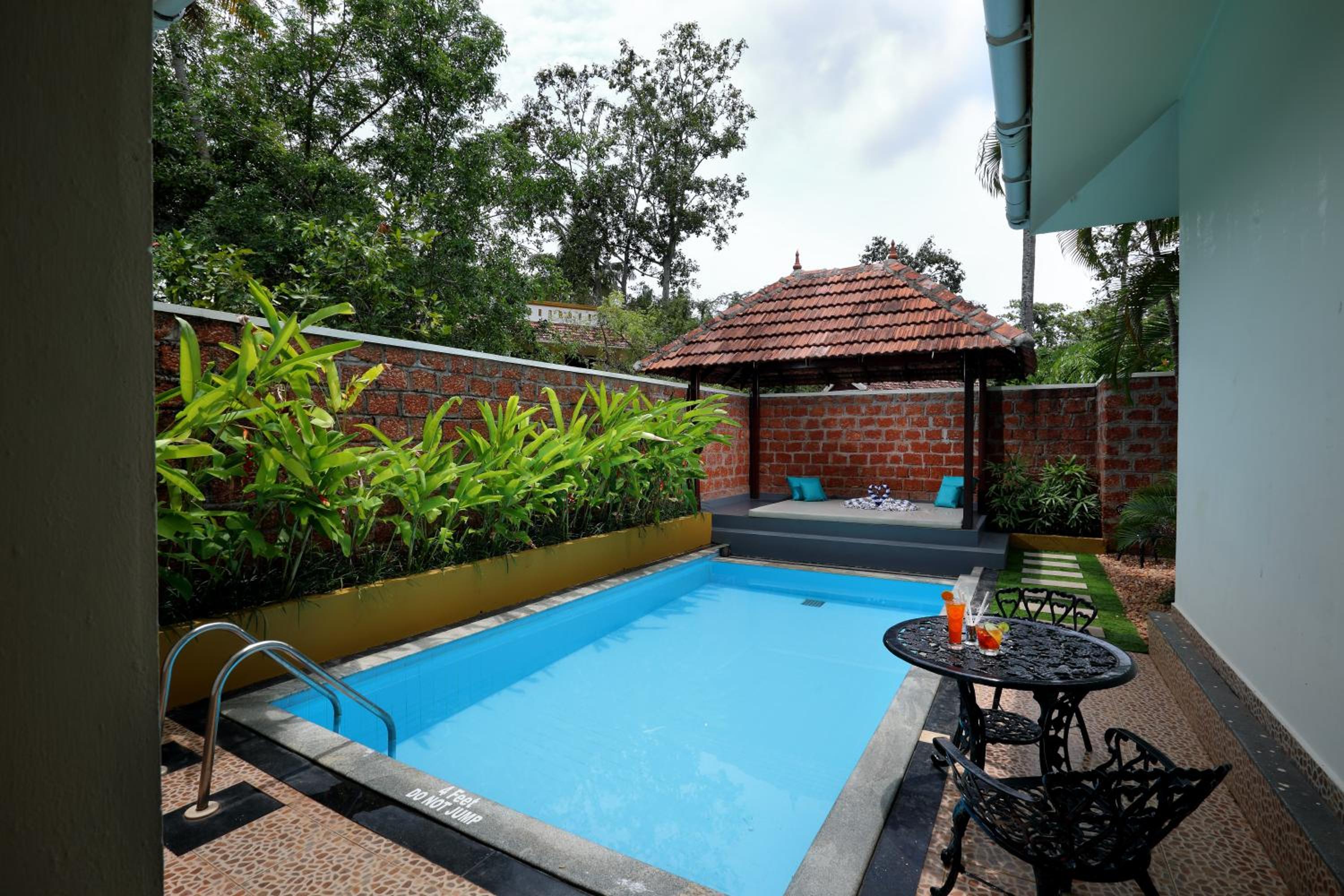 Presidential Suite with Private Pool photo 2