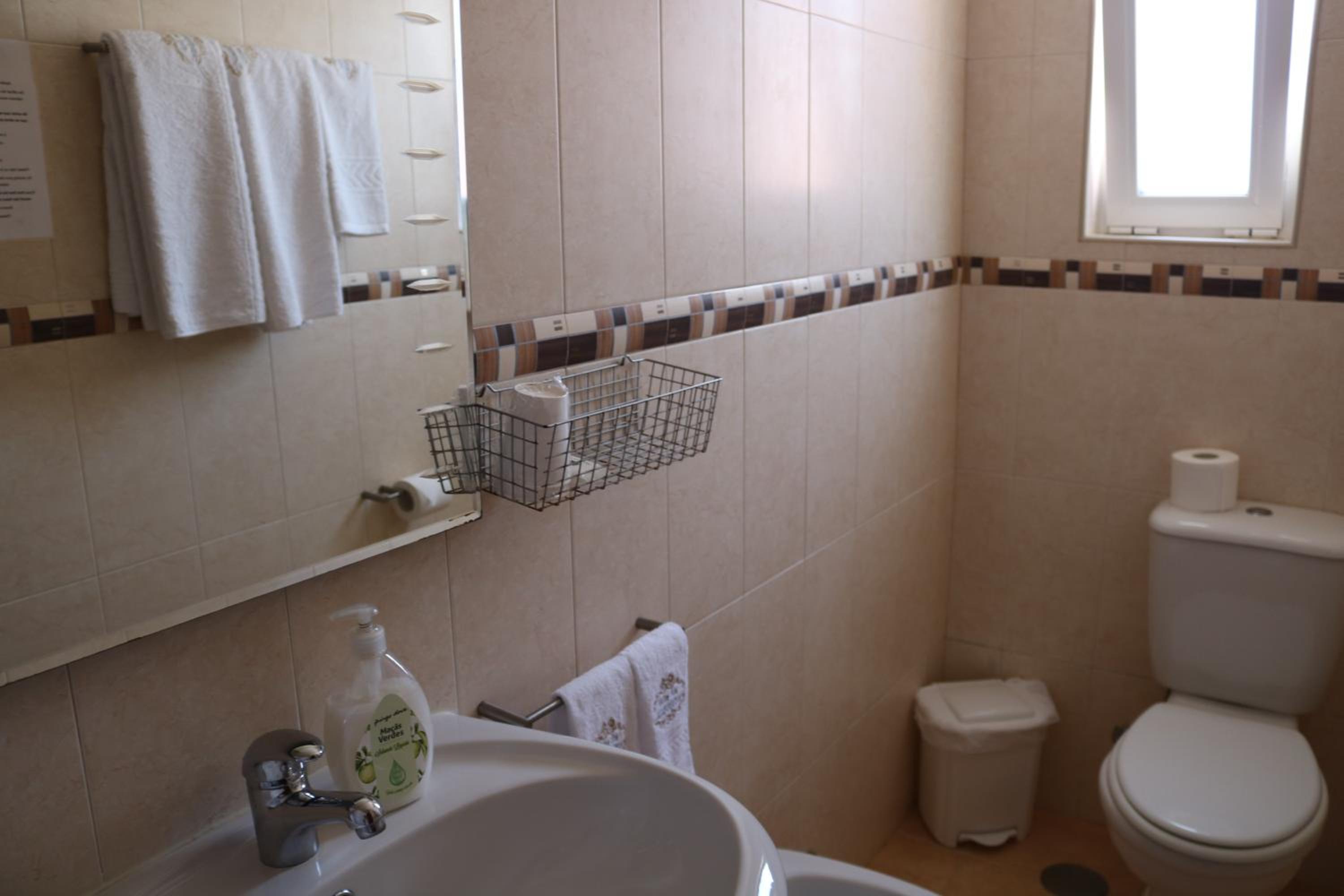 Double Room with Balcony - Photo 2
