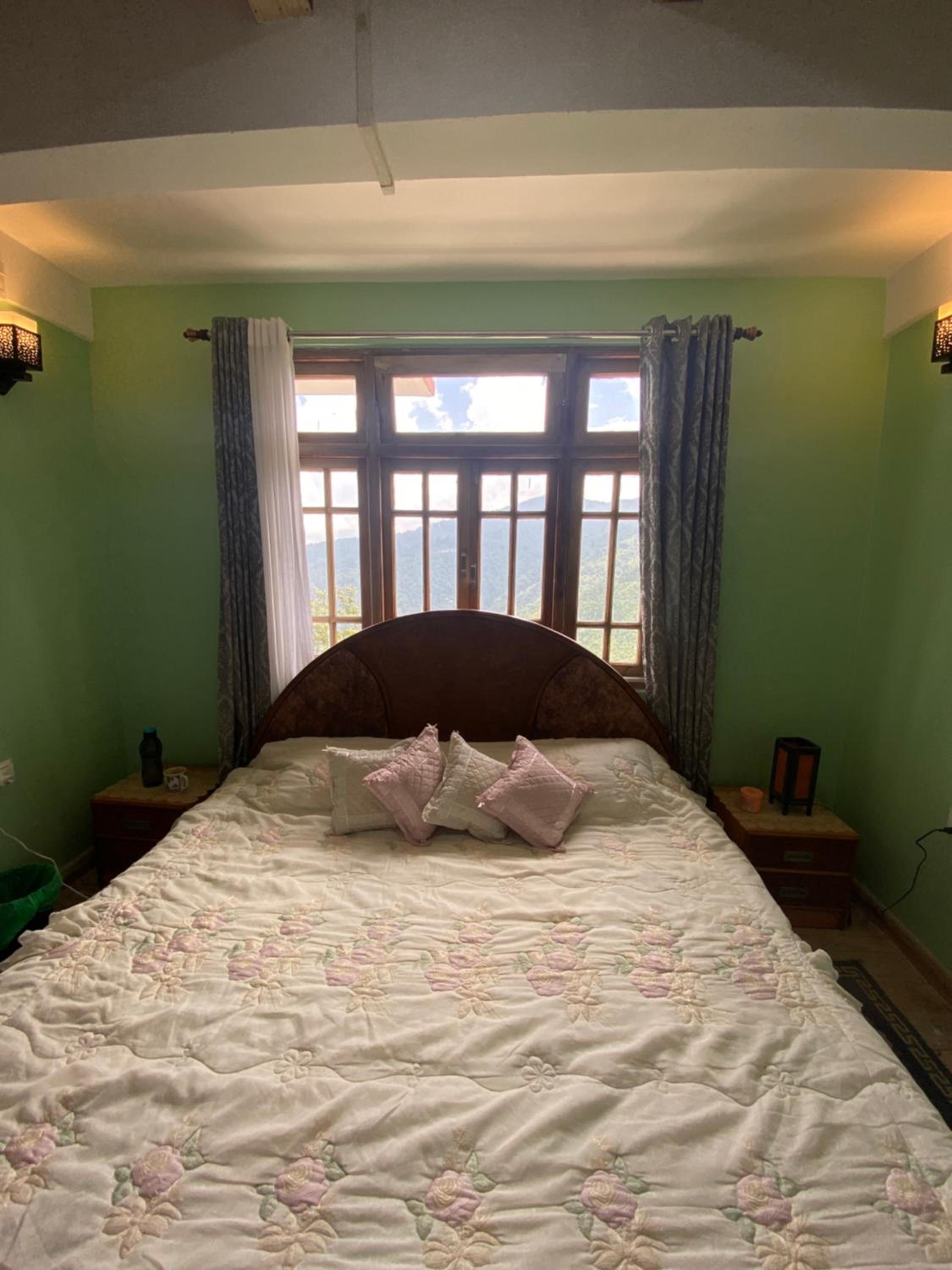 Deluxe Double Room with Balcony photo 3
