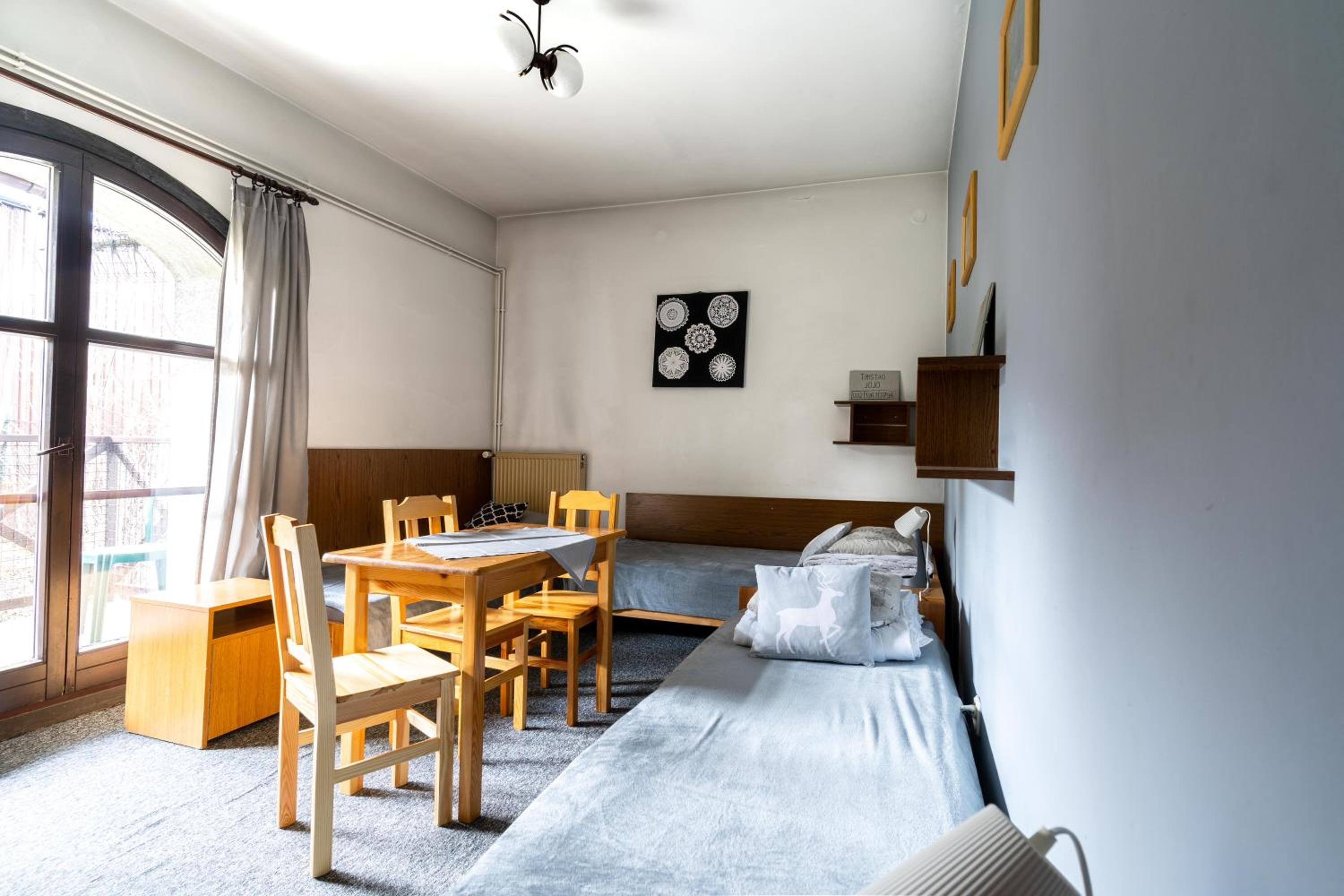 Triple Room with Private Bathroom - Photo 2