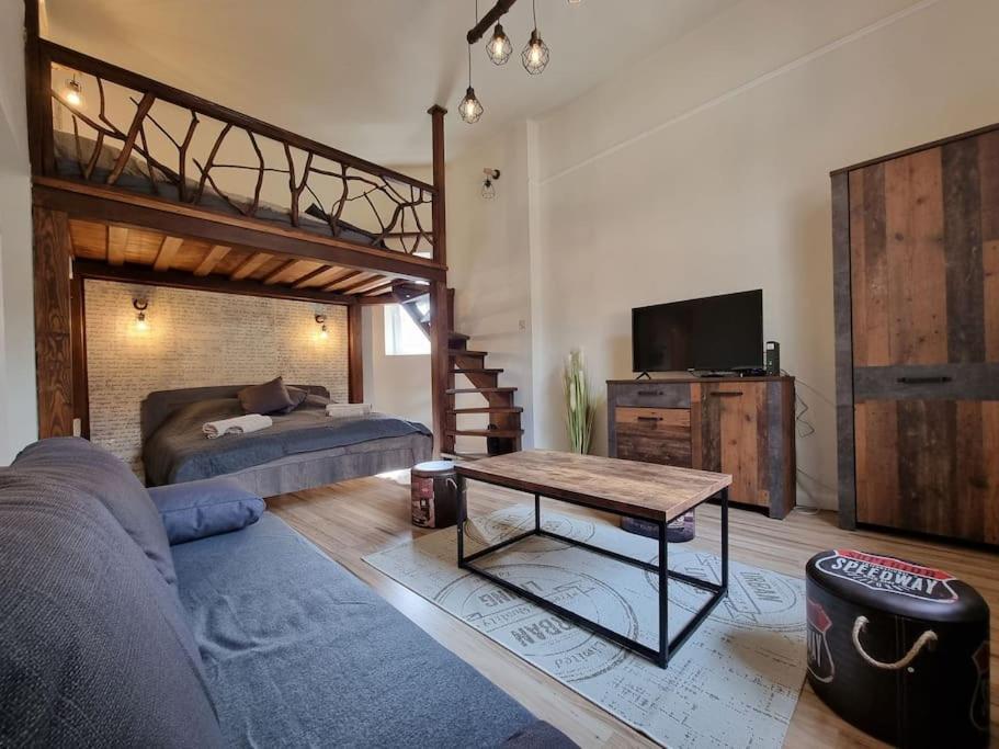 One-Bedroom Apartment - Photo 14