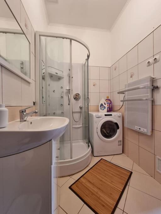 One-Bedroom Apartment - Photo 26