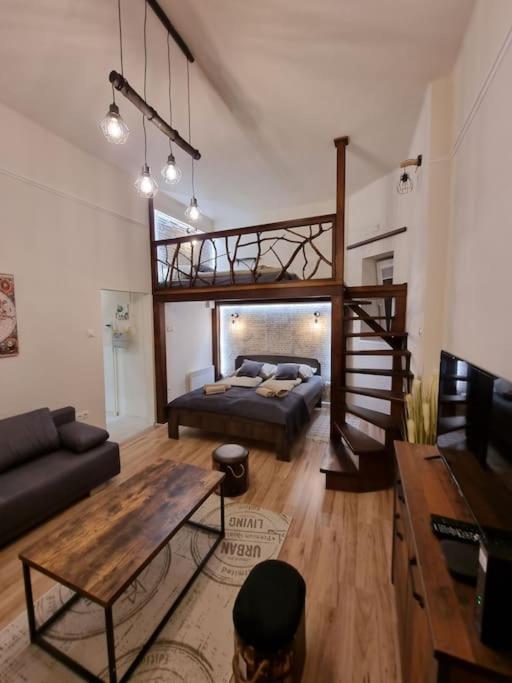 One-Bedroom Apartment - Photo 23