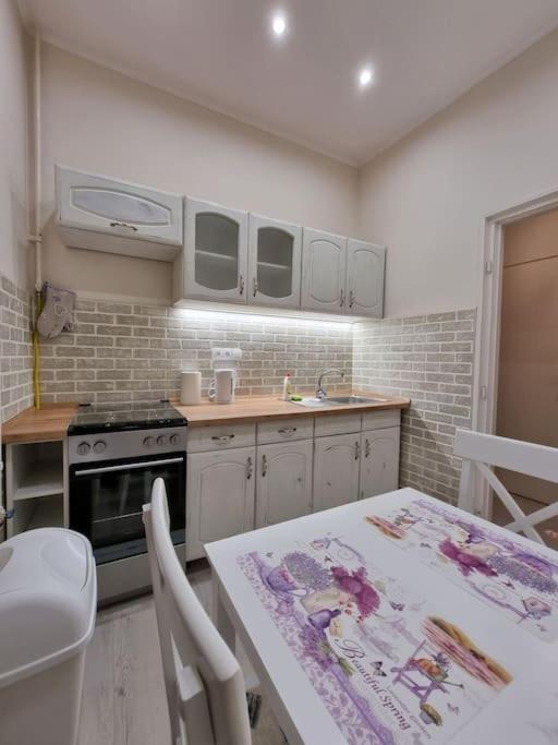 One-Bedroom Apartment - Photo 42