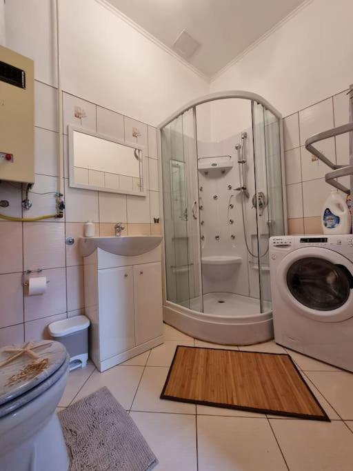 One-Bedroom Apartment - Photo 7