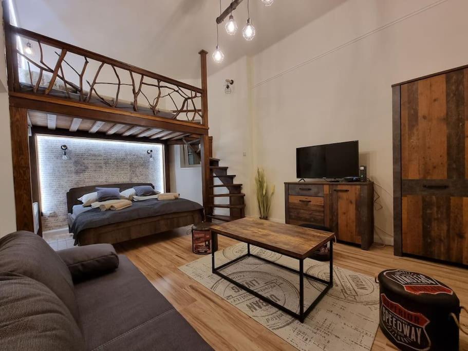 One-Bedroom Apartment - Photo 44
