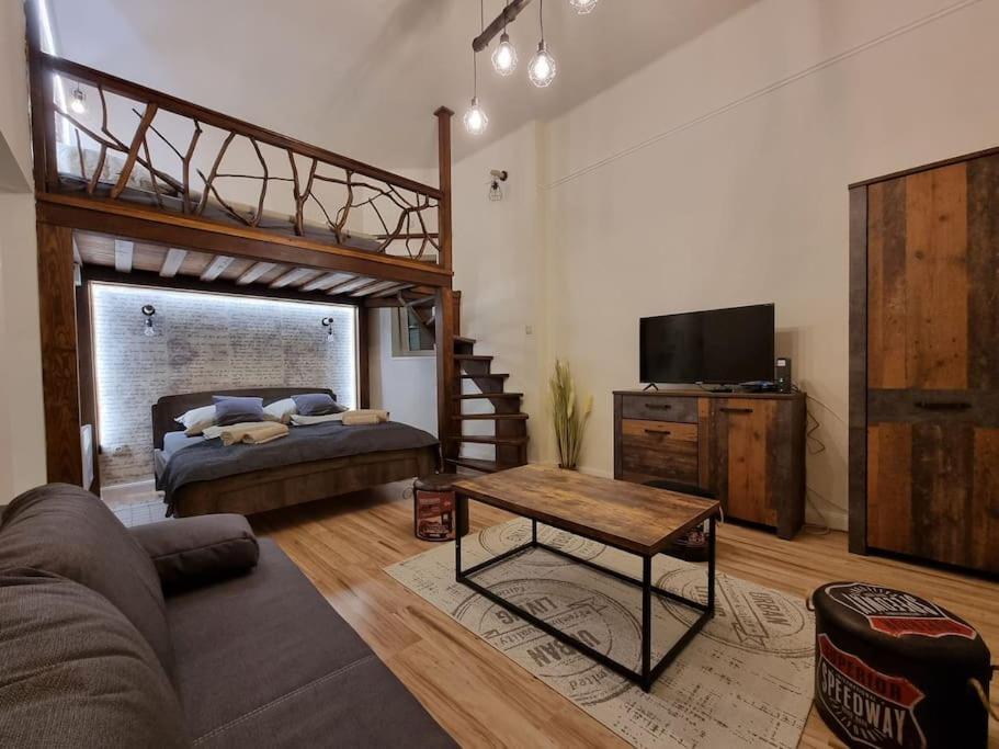 One-Bedroom Apartment - Photo 45