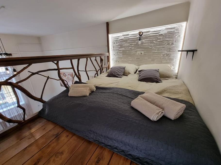 One-Bedroom Apartment - Photo 46