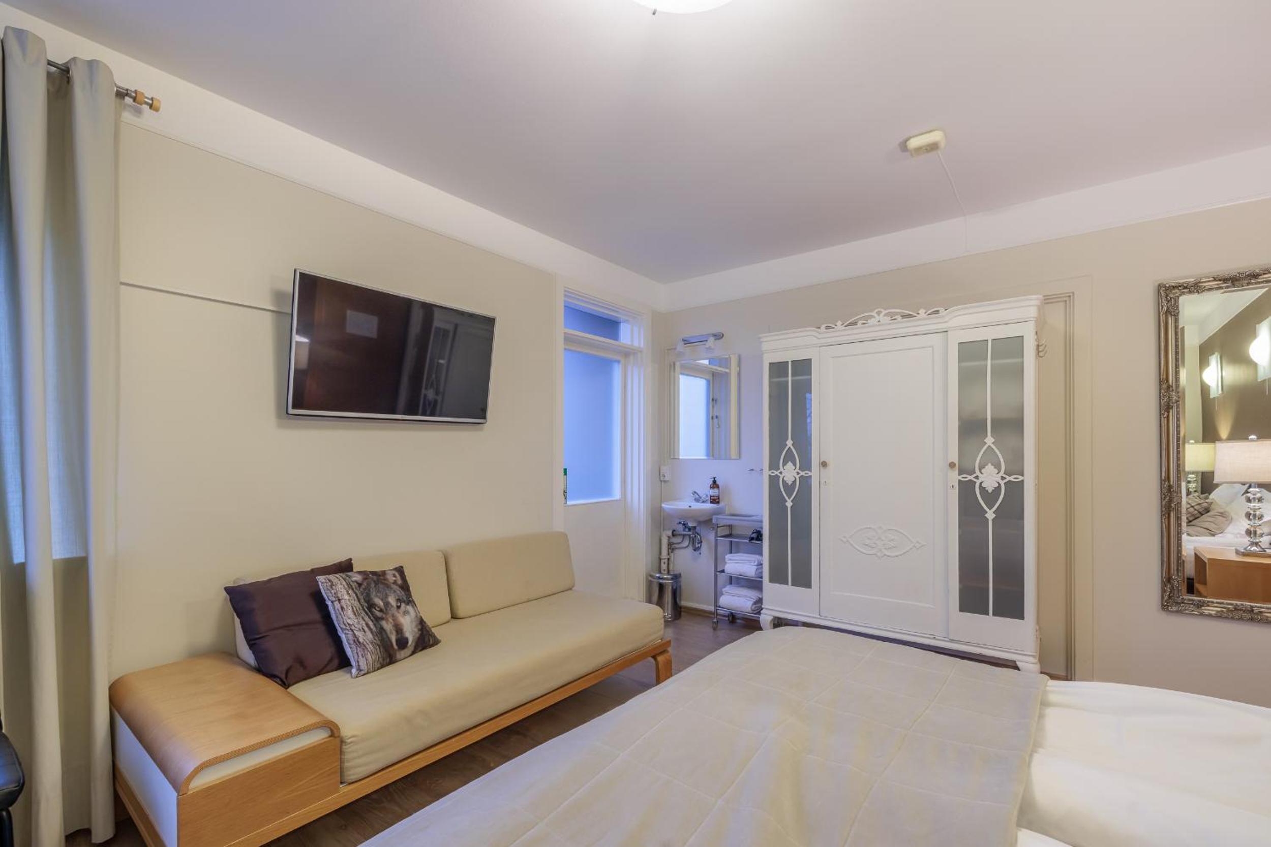 Double Room with Balcony photo 3
