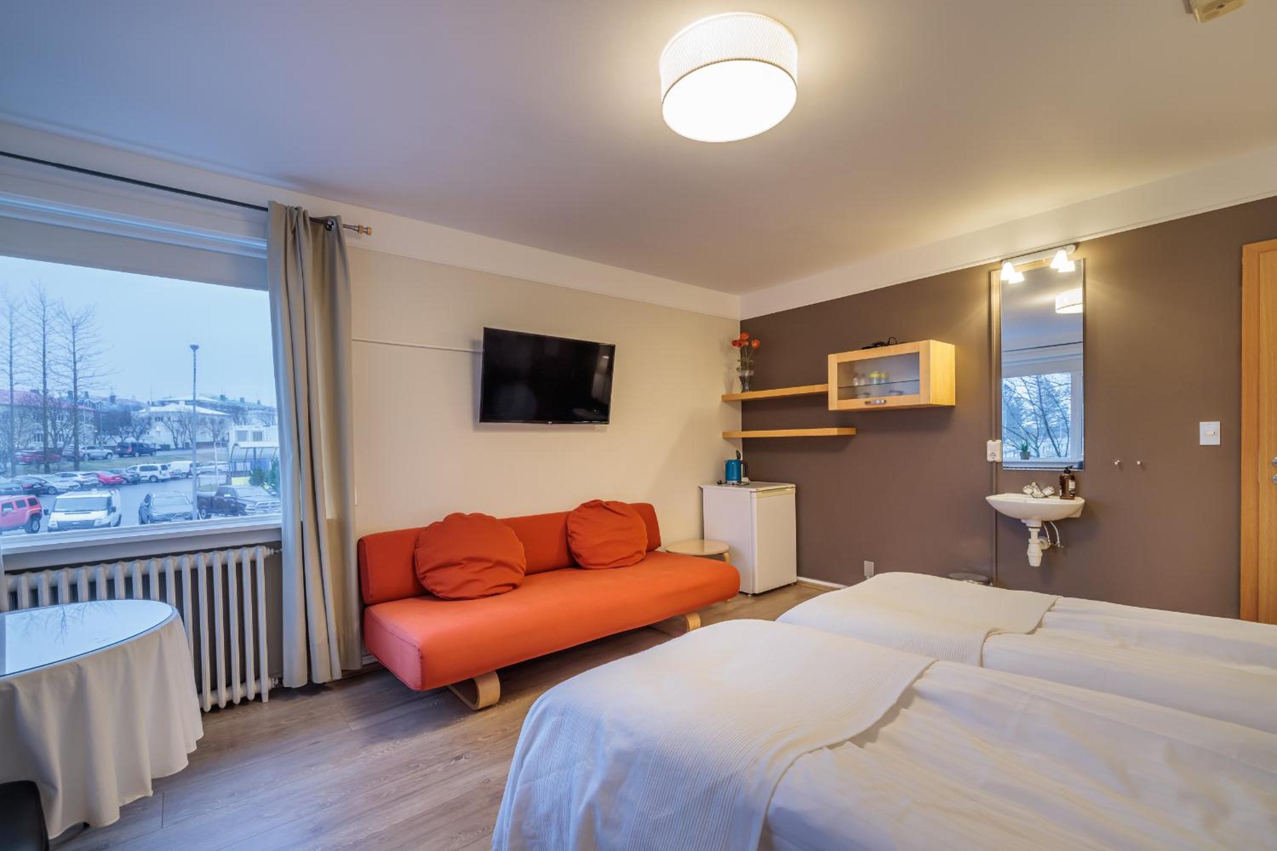 Triple Room with City View - Photo 3