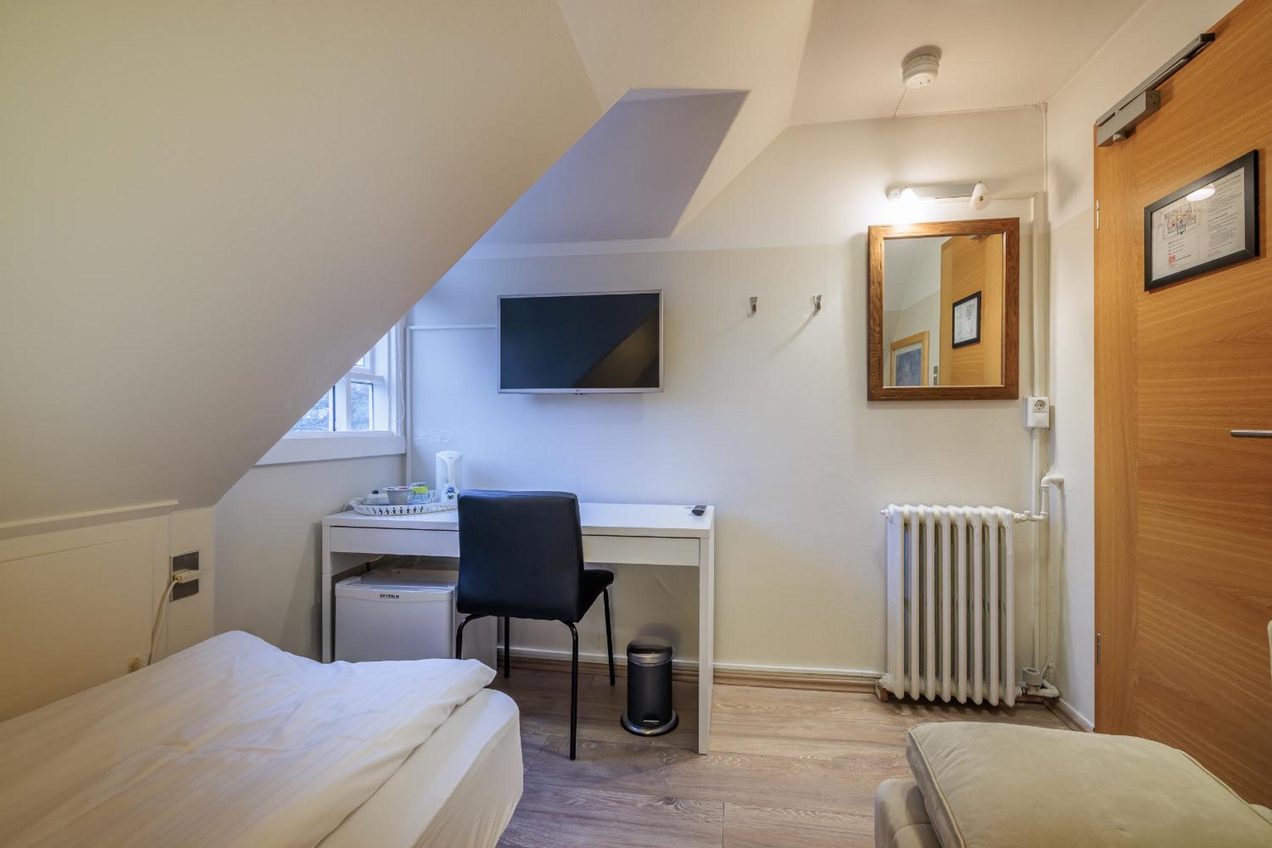 Single Room photo 3