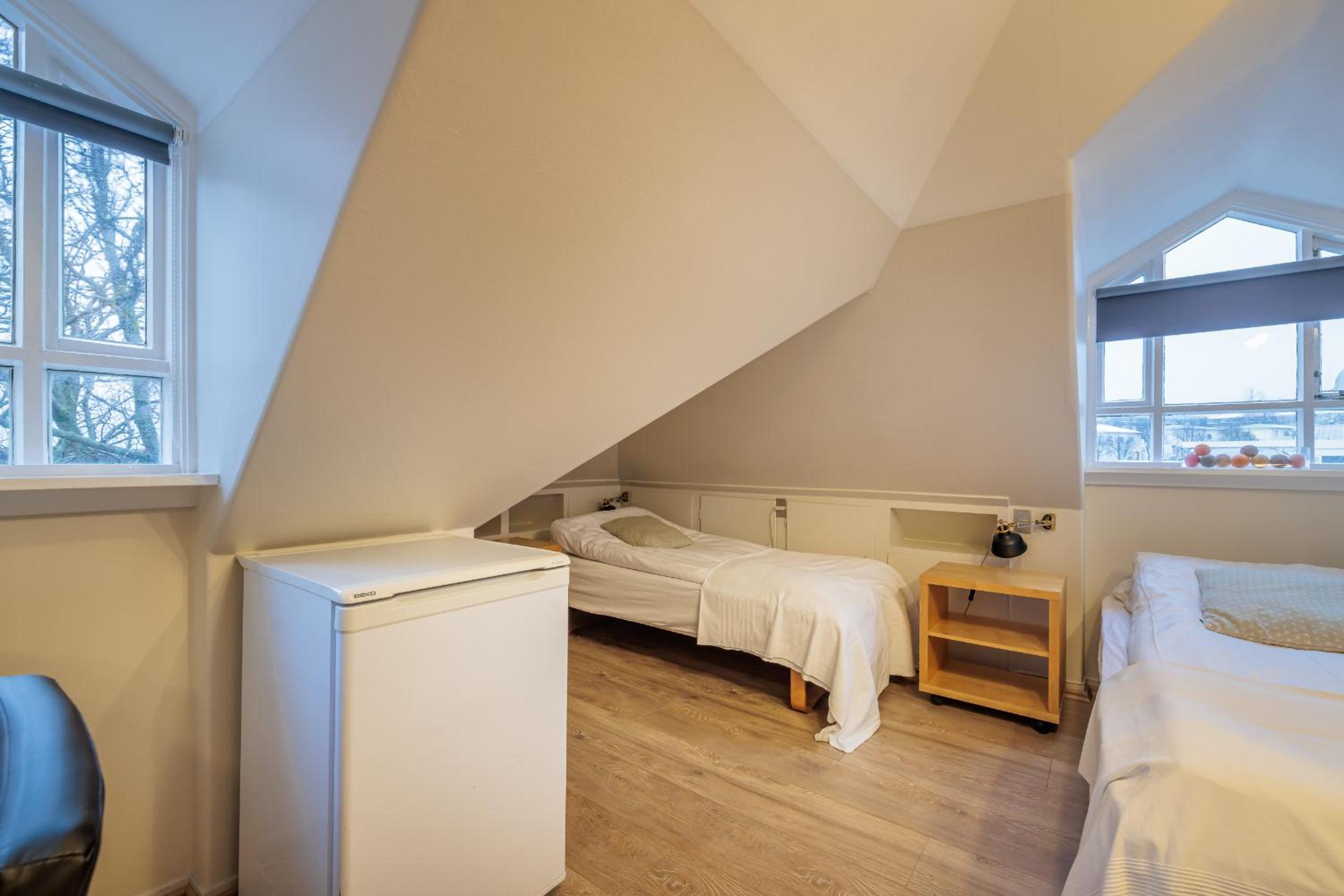 Twin Room - Photo 4