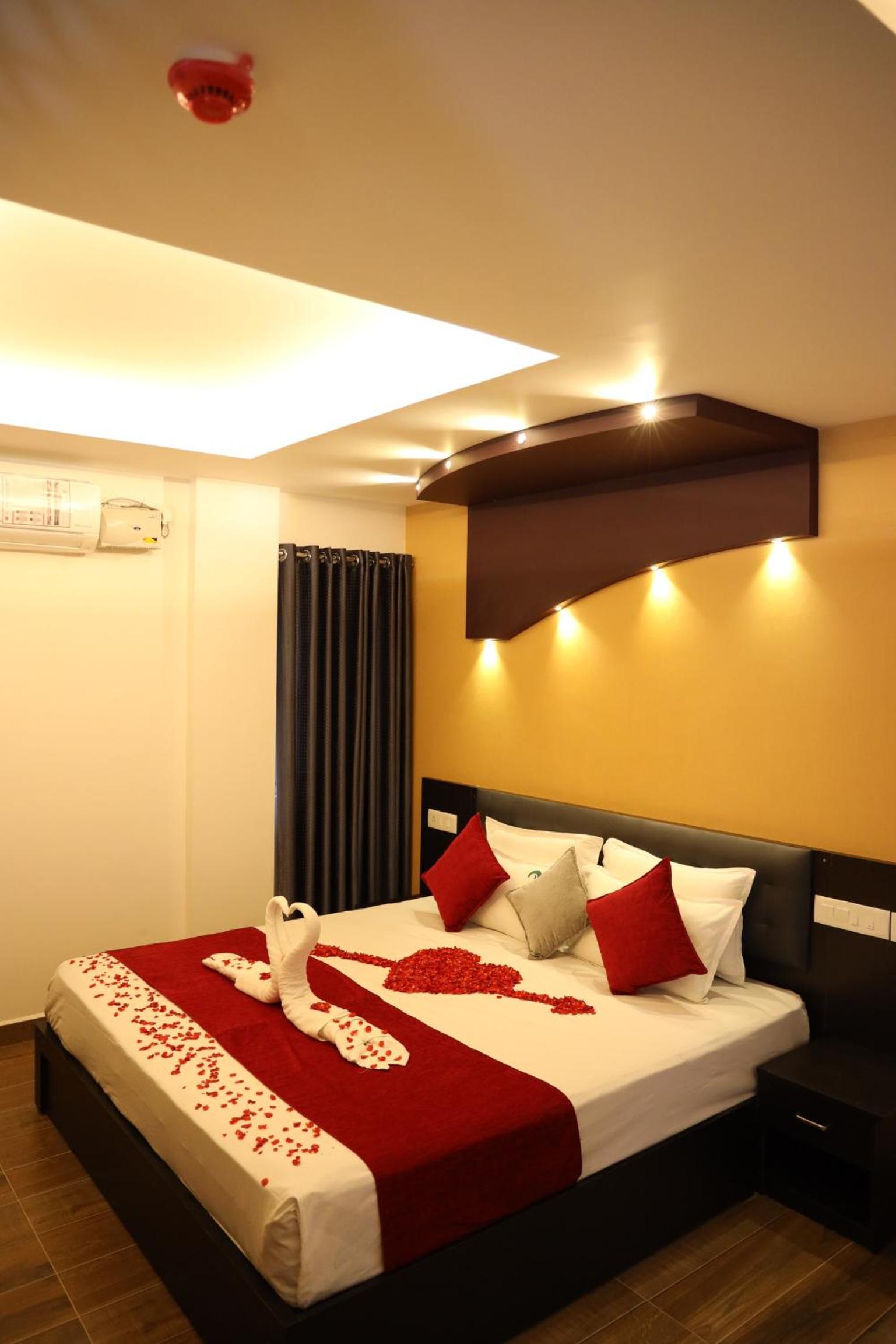 Suite with Hot Tub