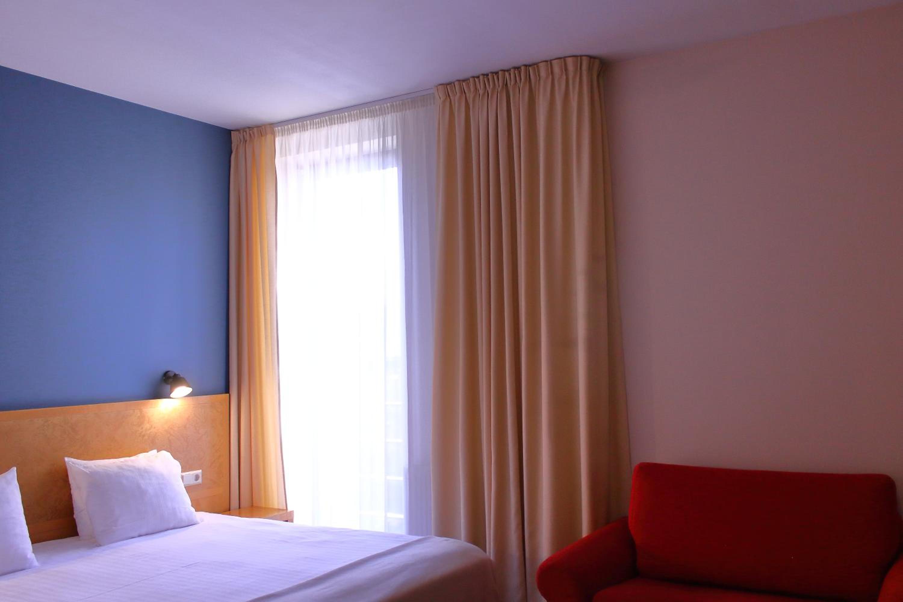 Double or Twin Room - Disability Access - Photo 4