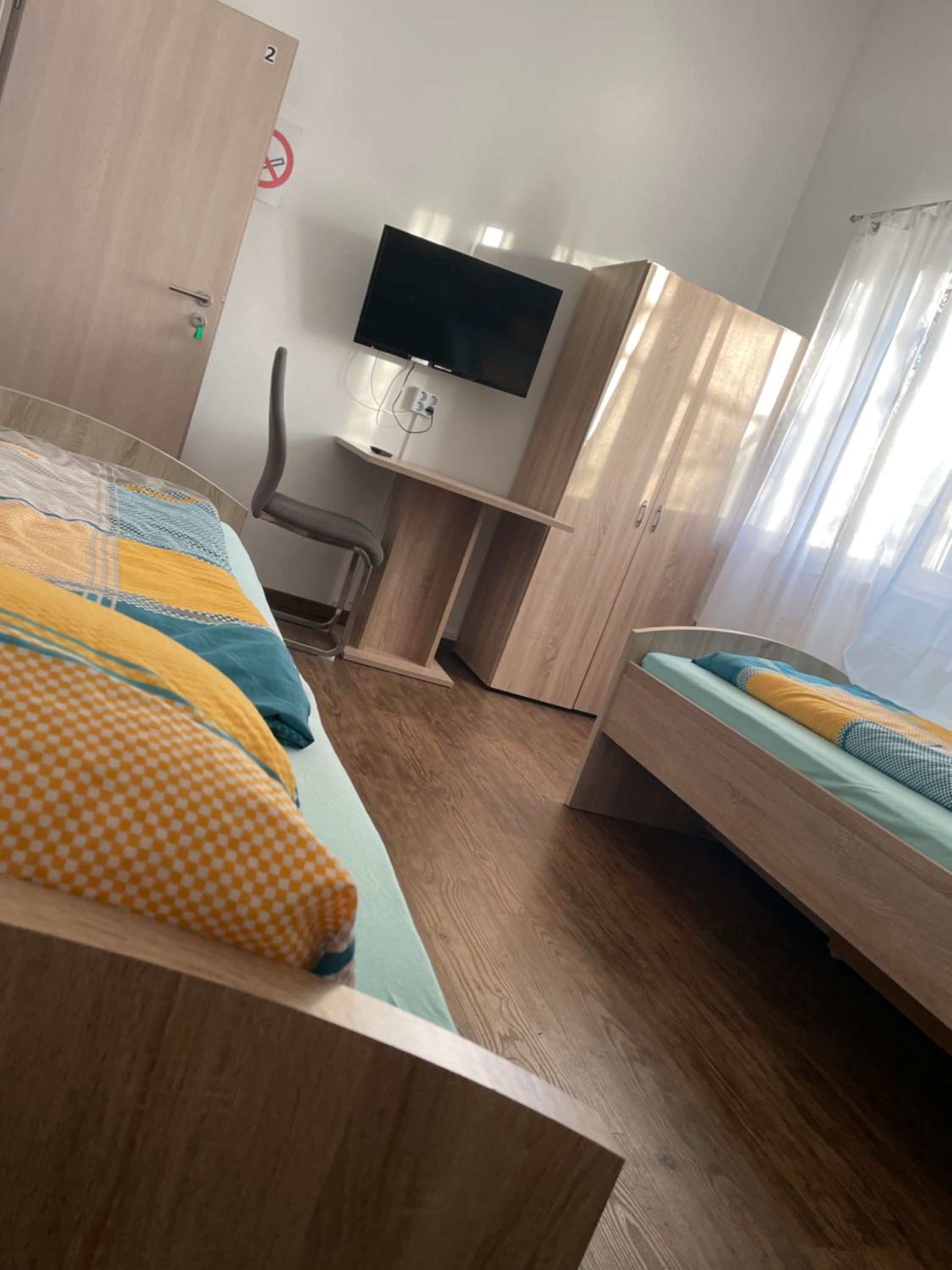 Double Room with Shared Bathroom photo 3