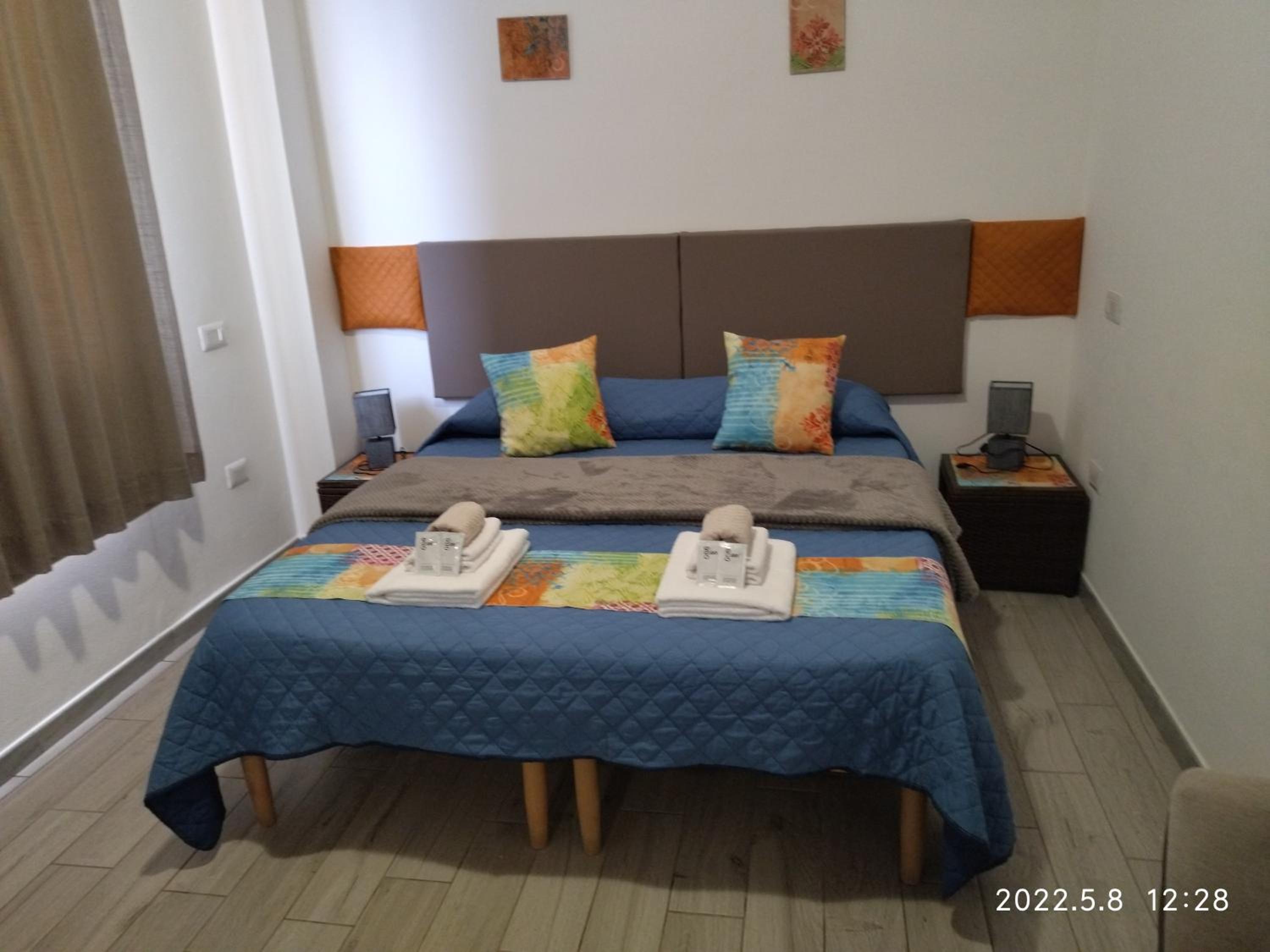 One-Bedroom Apartment - Photo 8