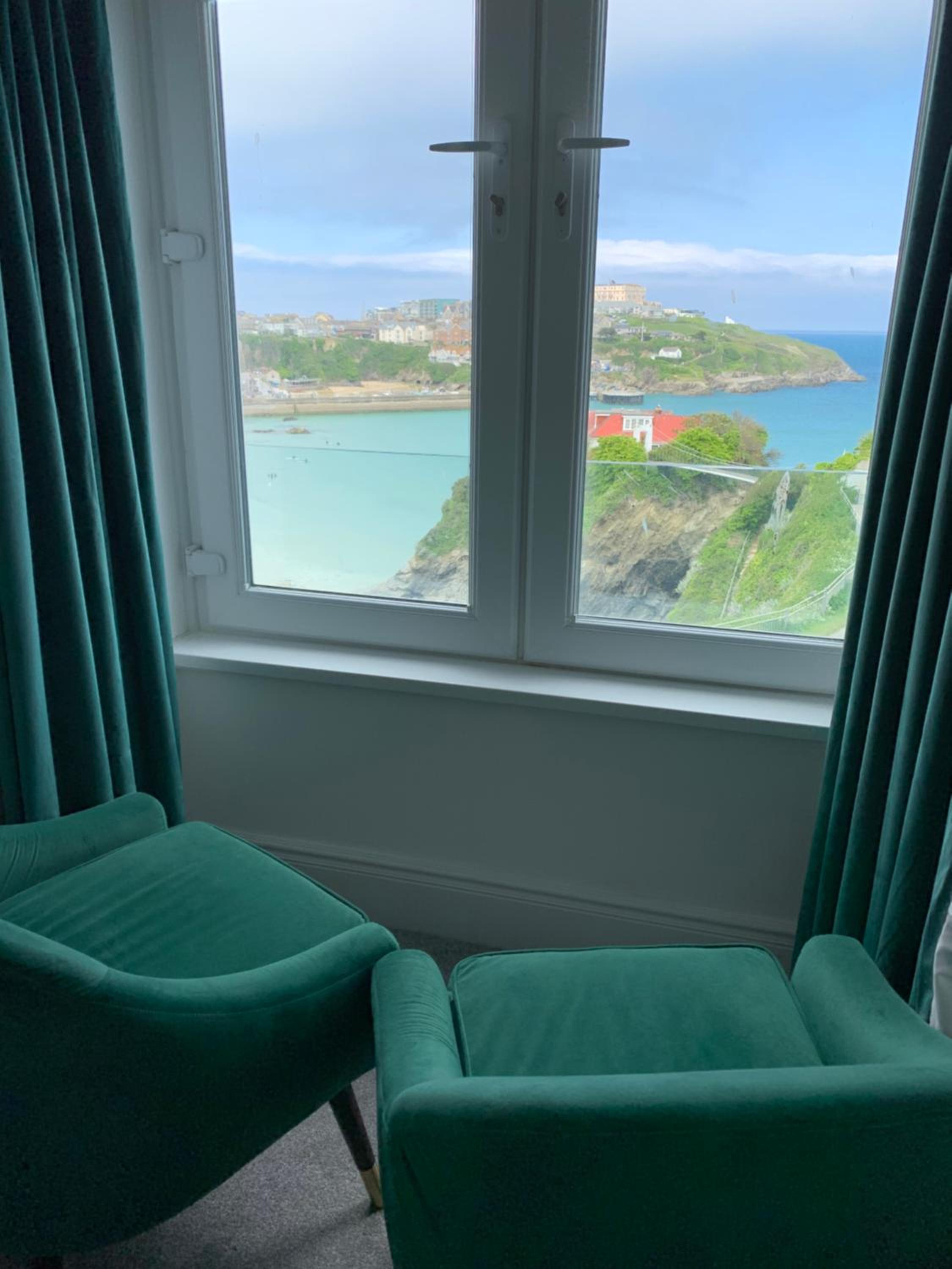 Superior Super King or Twin Suite with Sea View photo 3