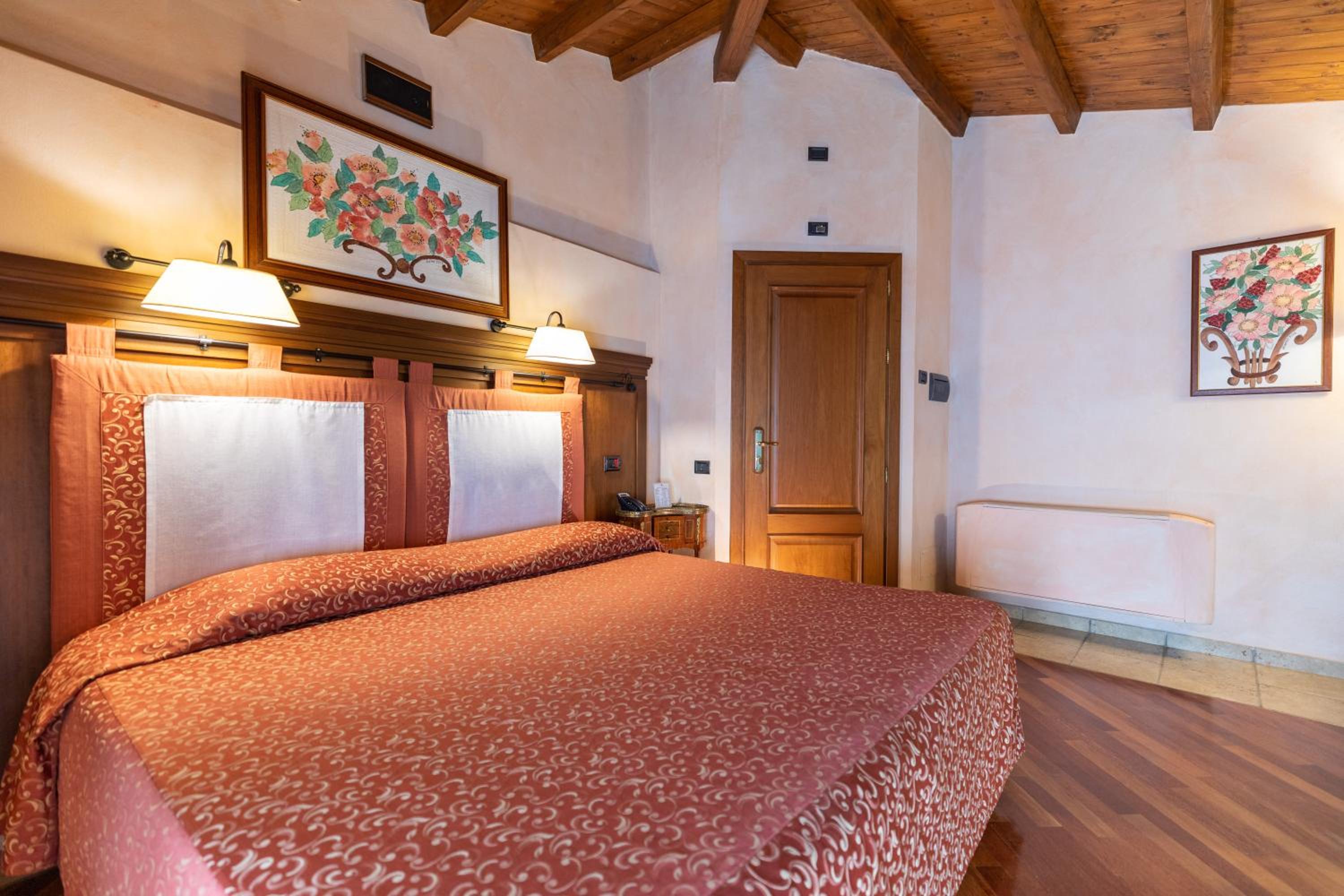 Two-Bedroom Suite - Photo 24