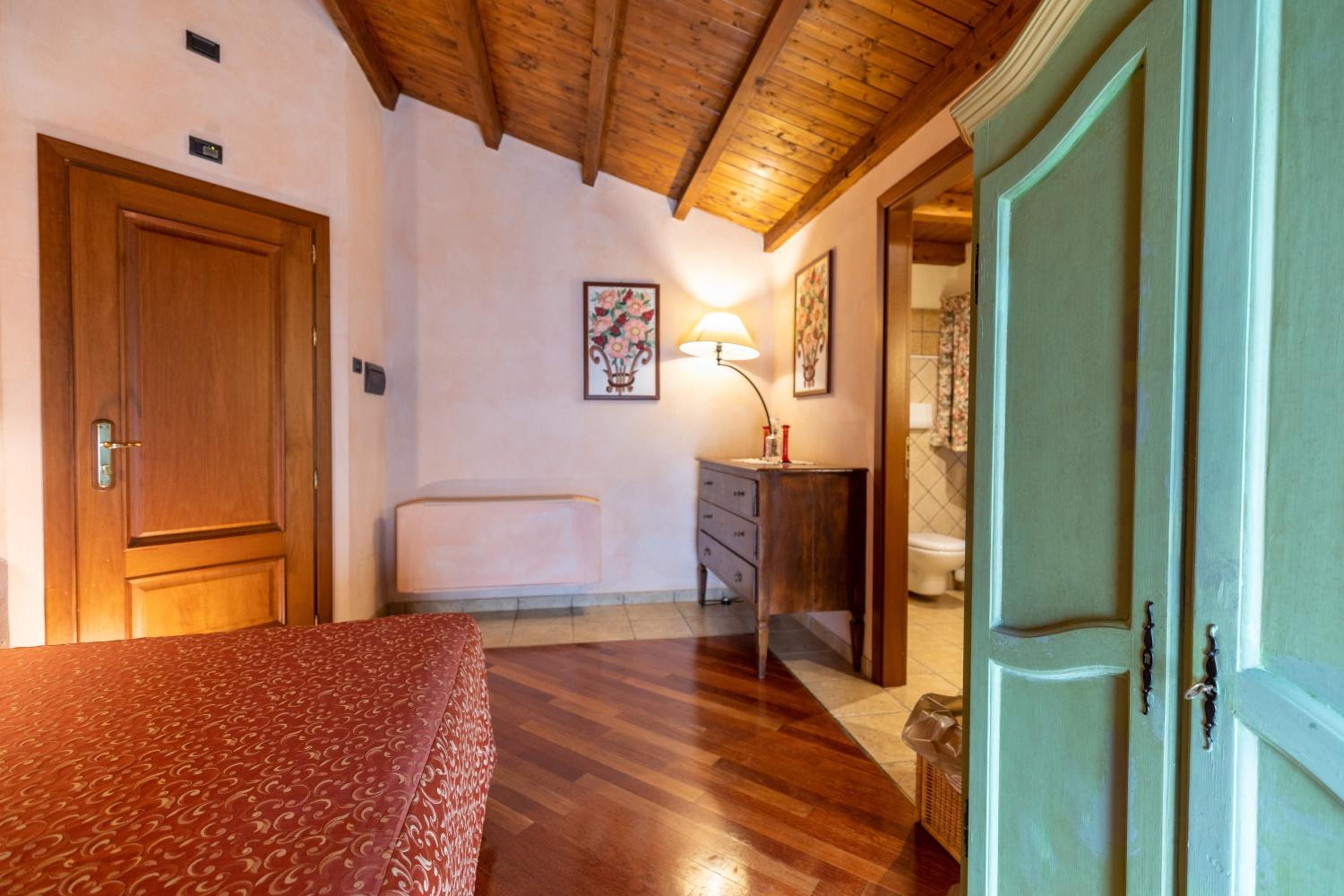 Two-Bedroom Suite - Photo 26