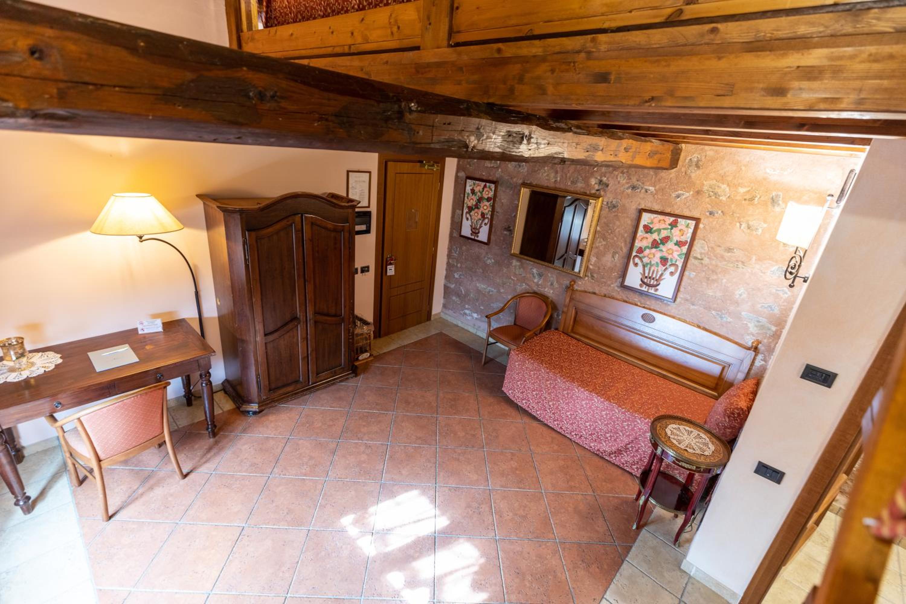 Two-Bedroom Suite - Photo 6