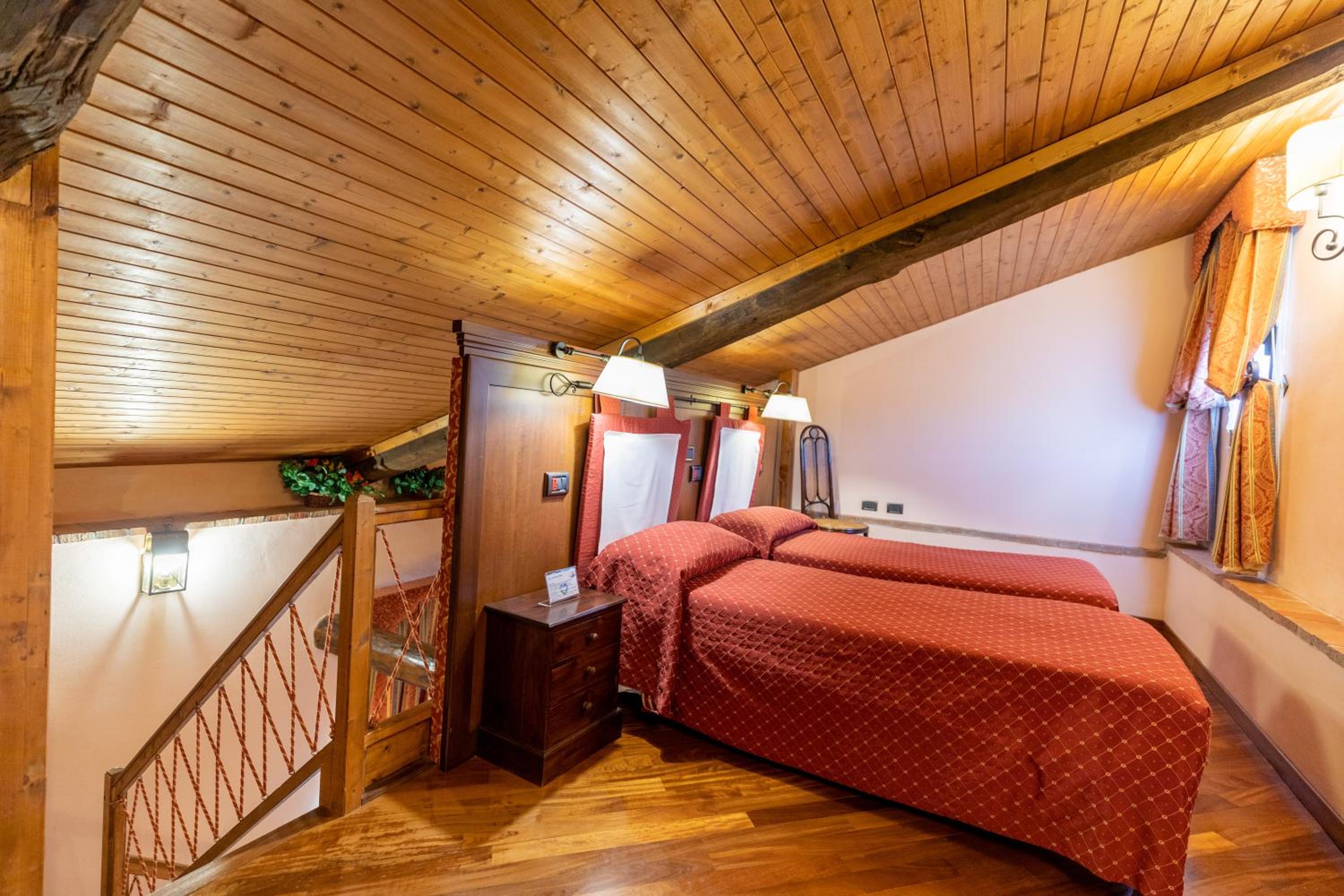 Two-Bedroom Suite - Photo 9