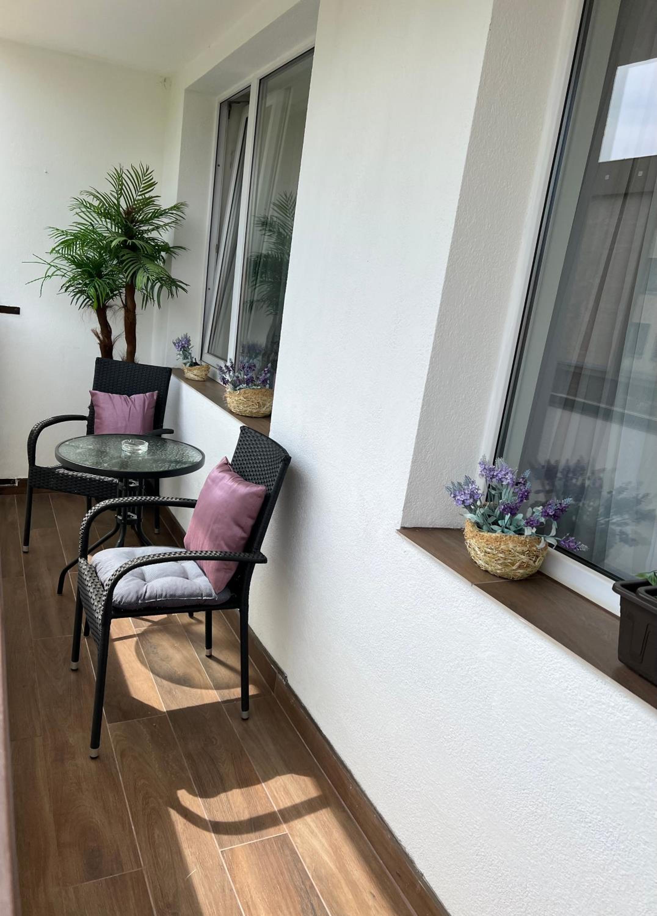 One-Bedroom Apartment - Photo 3