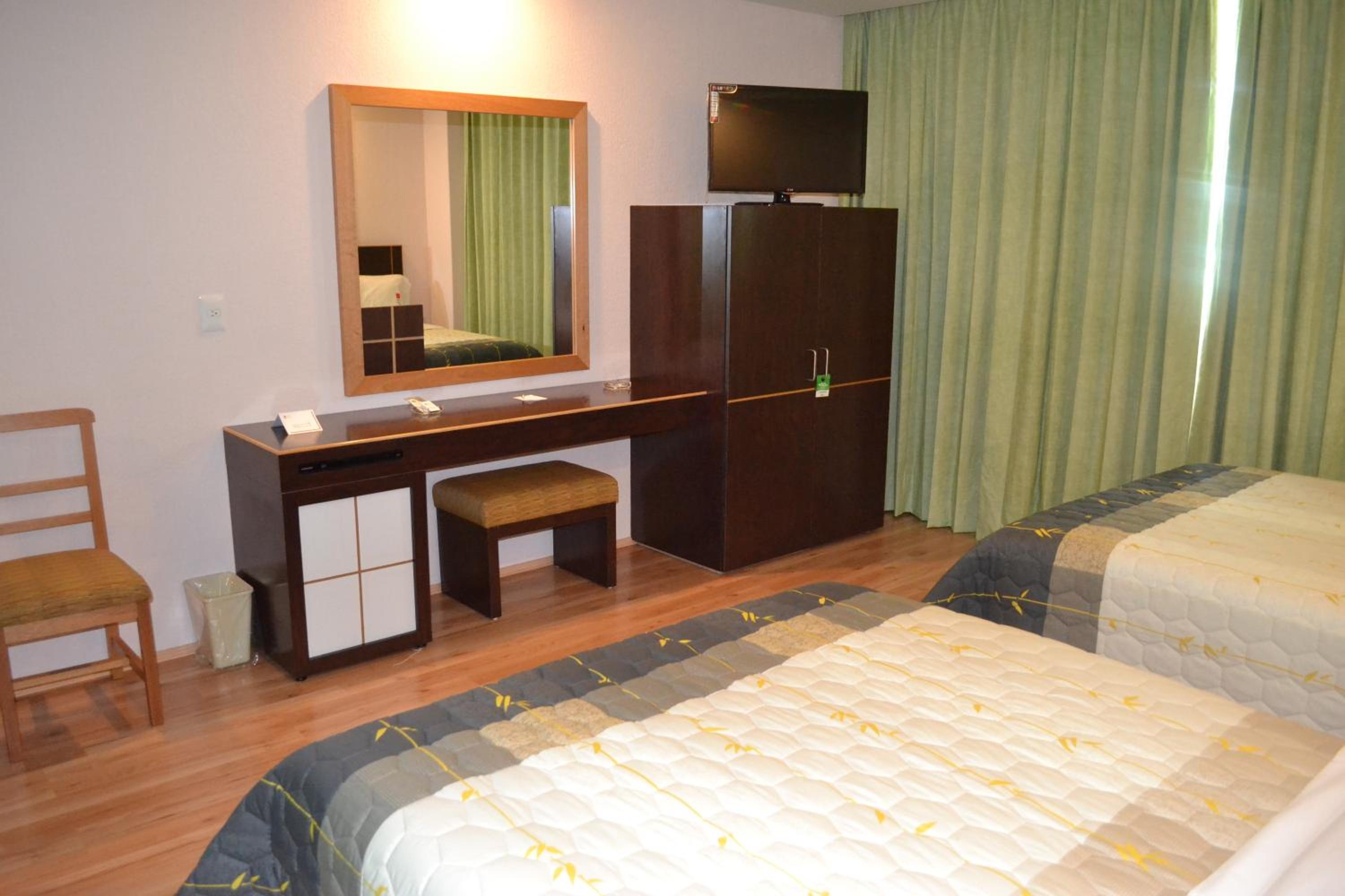 Double Room with Two Double Beds photo 3