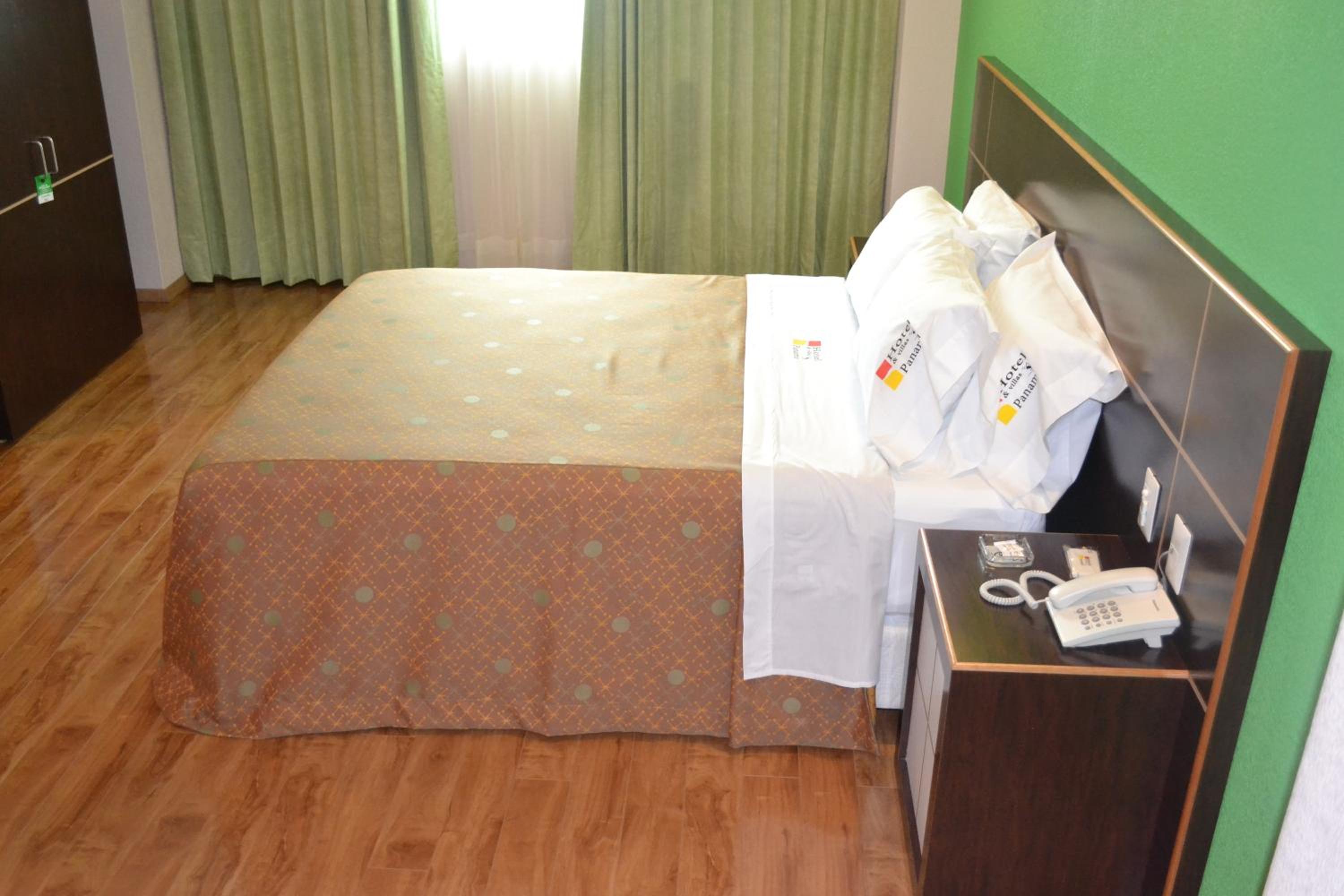 Master Suite with Jacuzzi photo 1