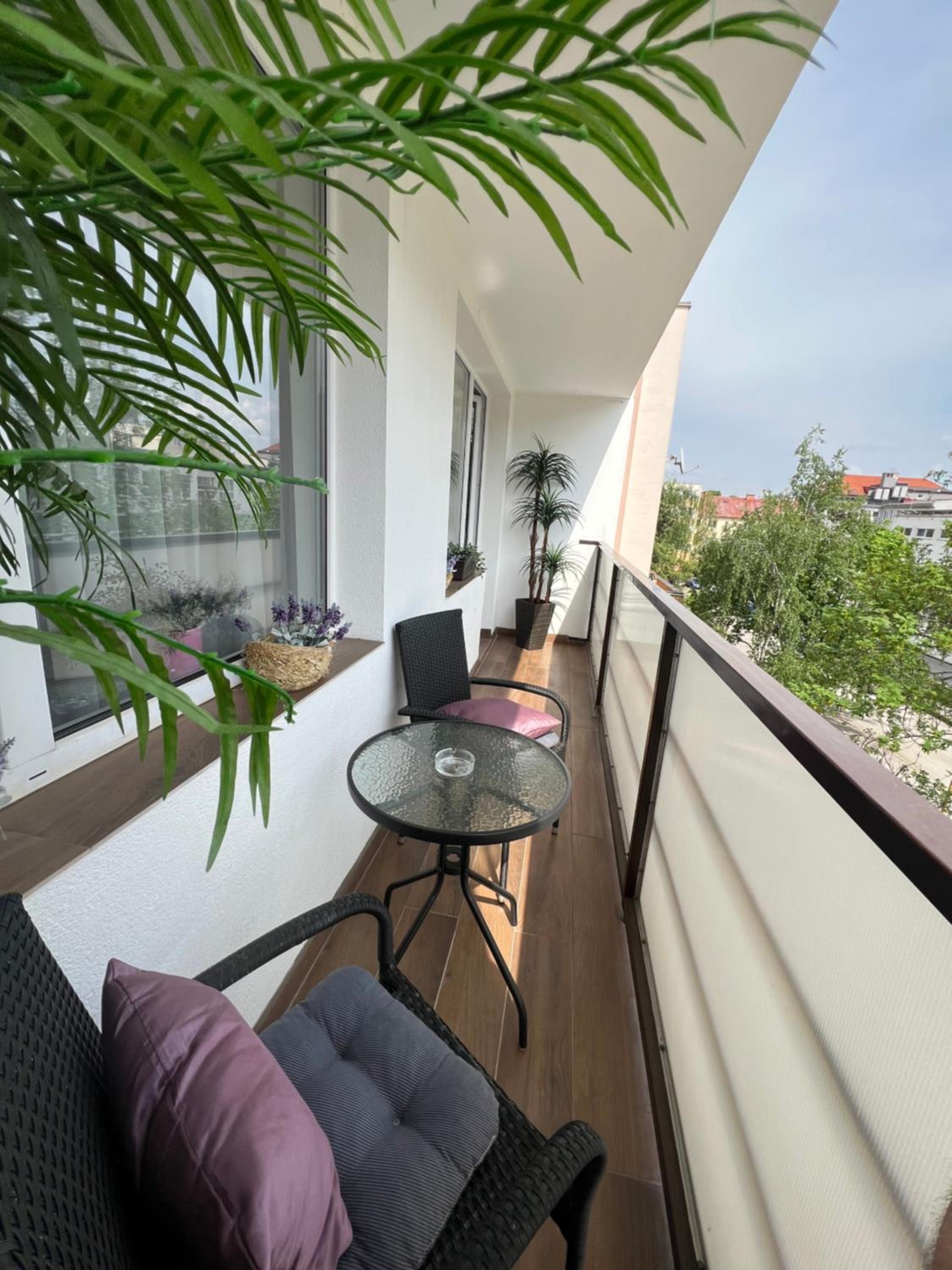 One-Bedroom Apartment - Photo 4