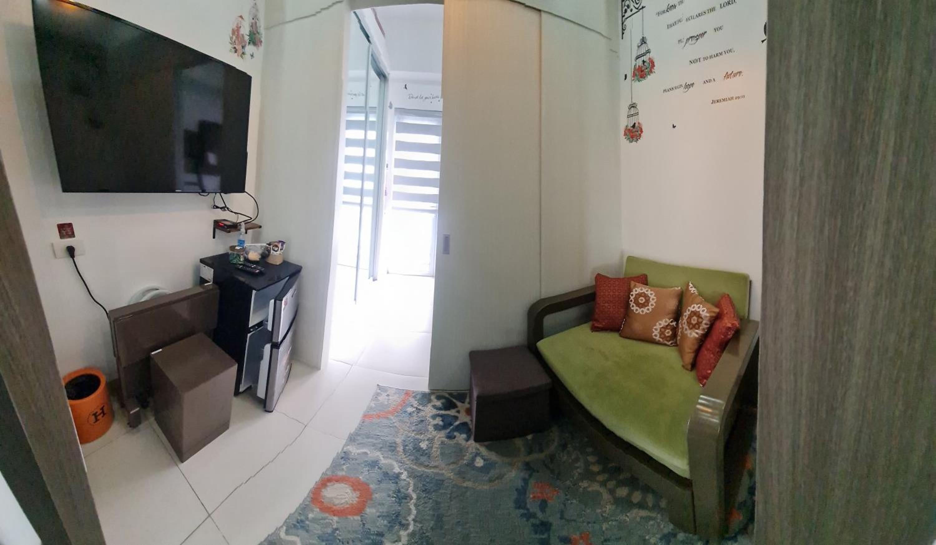 One-Bedroom Apartment - Photo 18