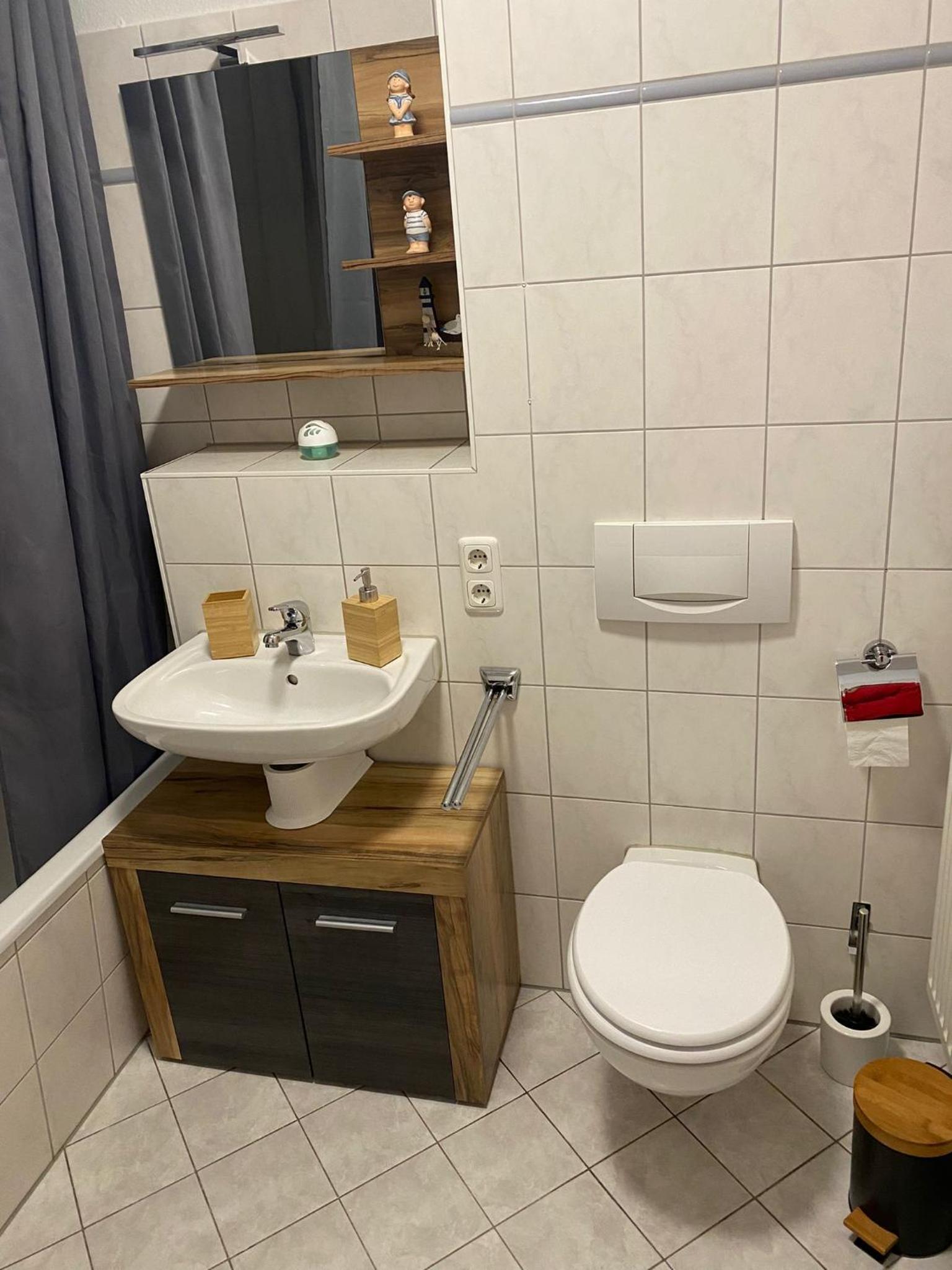 One-Bedroom Apartment - Photo 3