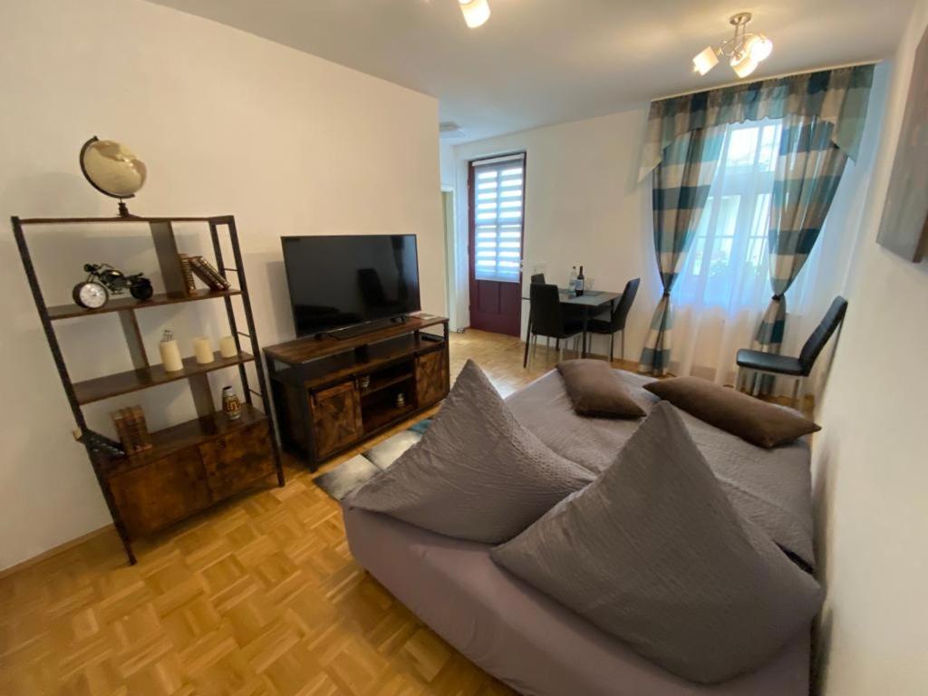 One-Bedroom Apartment - Photo 8