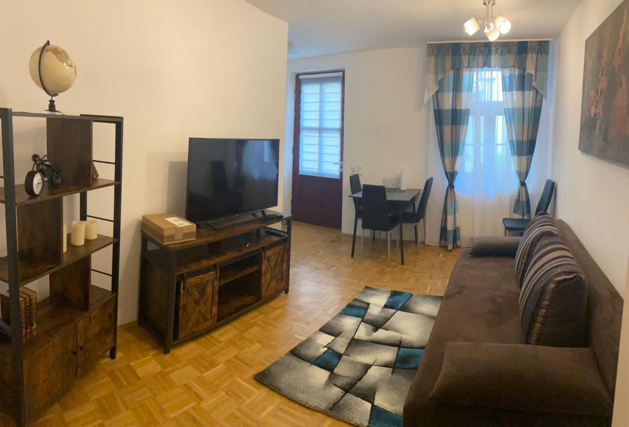 One-Bedroom Apartment - Photo 11
