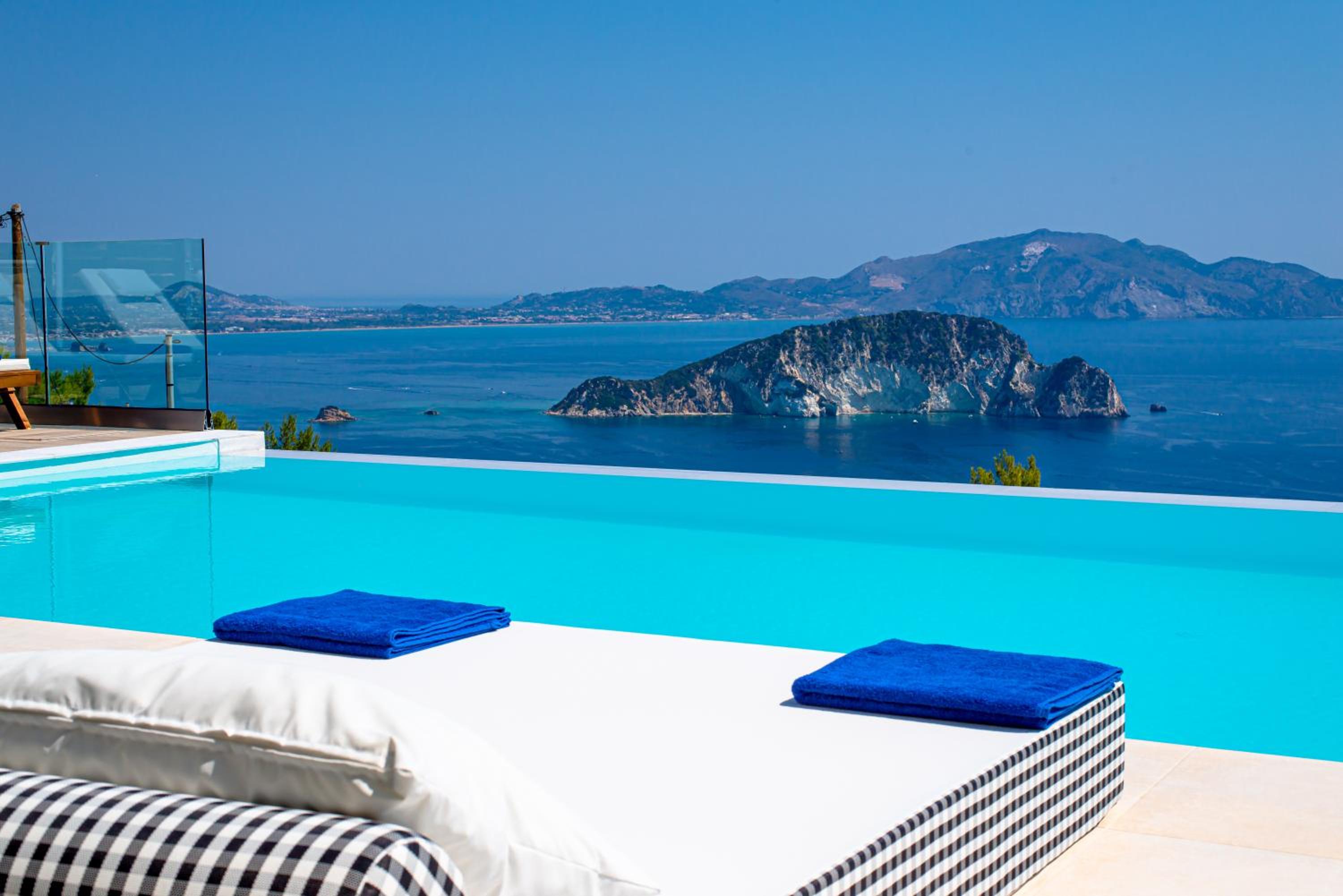 Villa photo 3