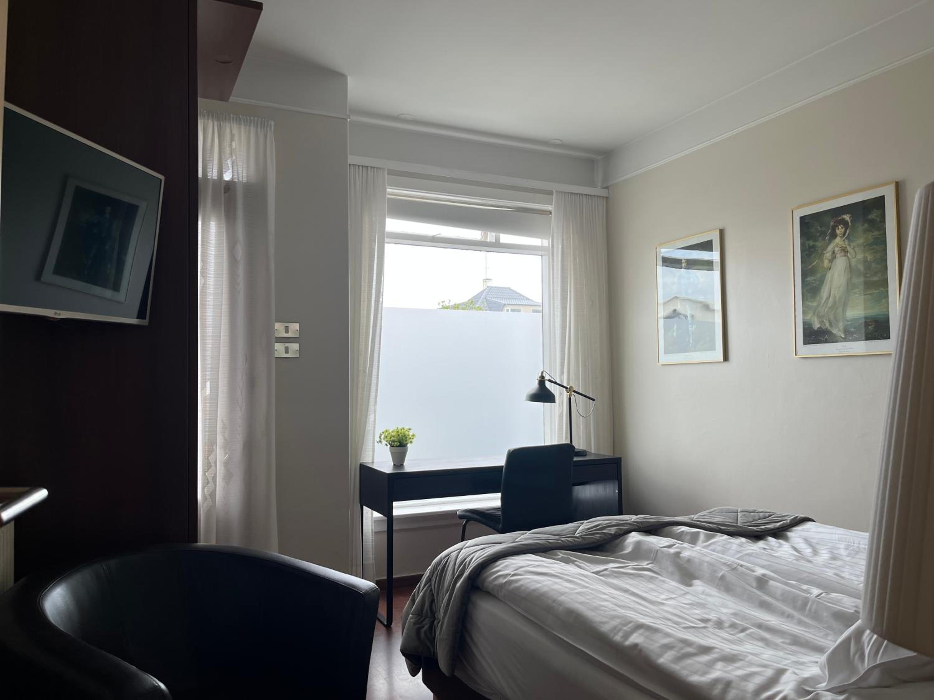 Double Room with Private Bathroom - Photo 4