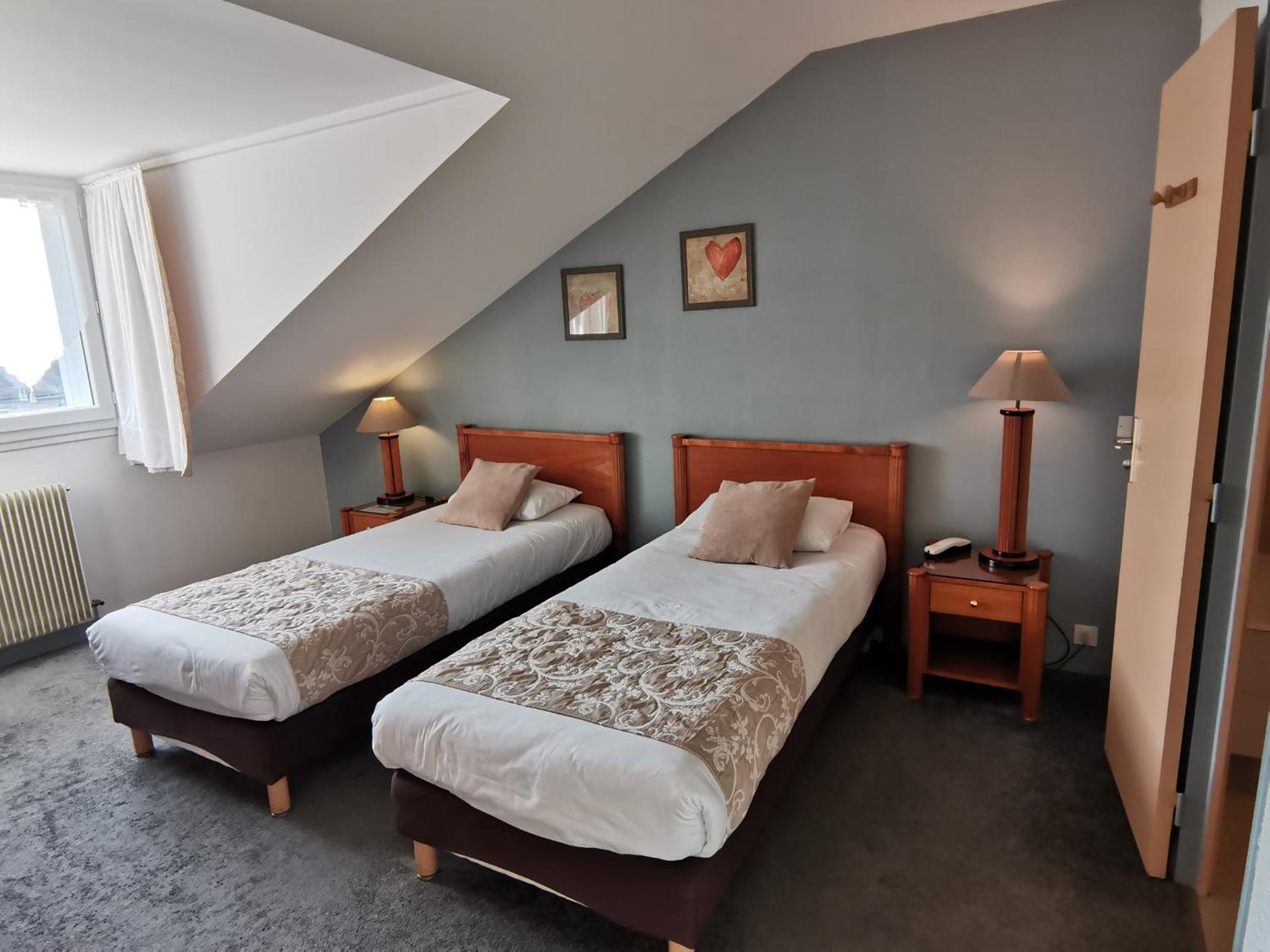 Twin Room - Photo 3