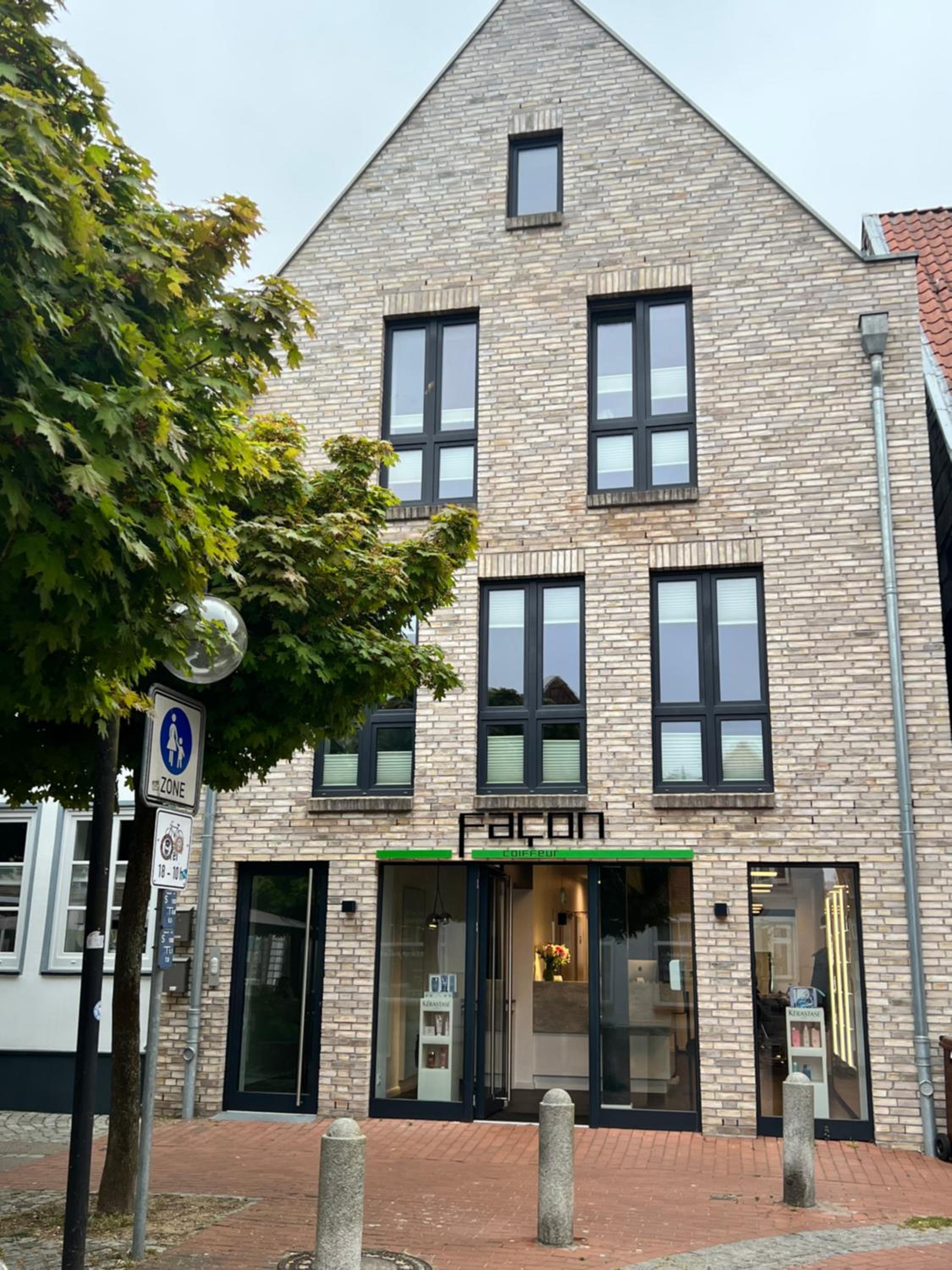 Apartment with Terrace - Photo 19